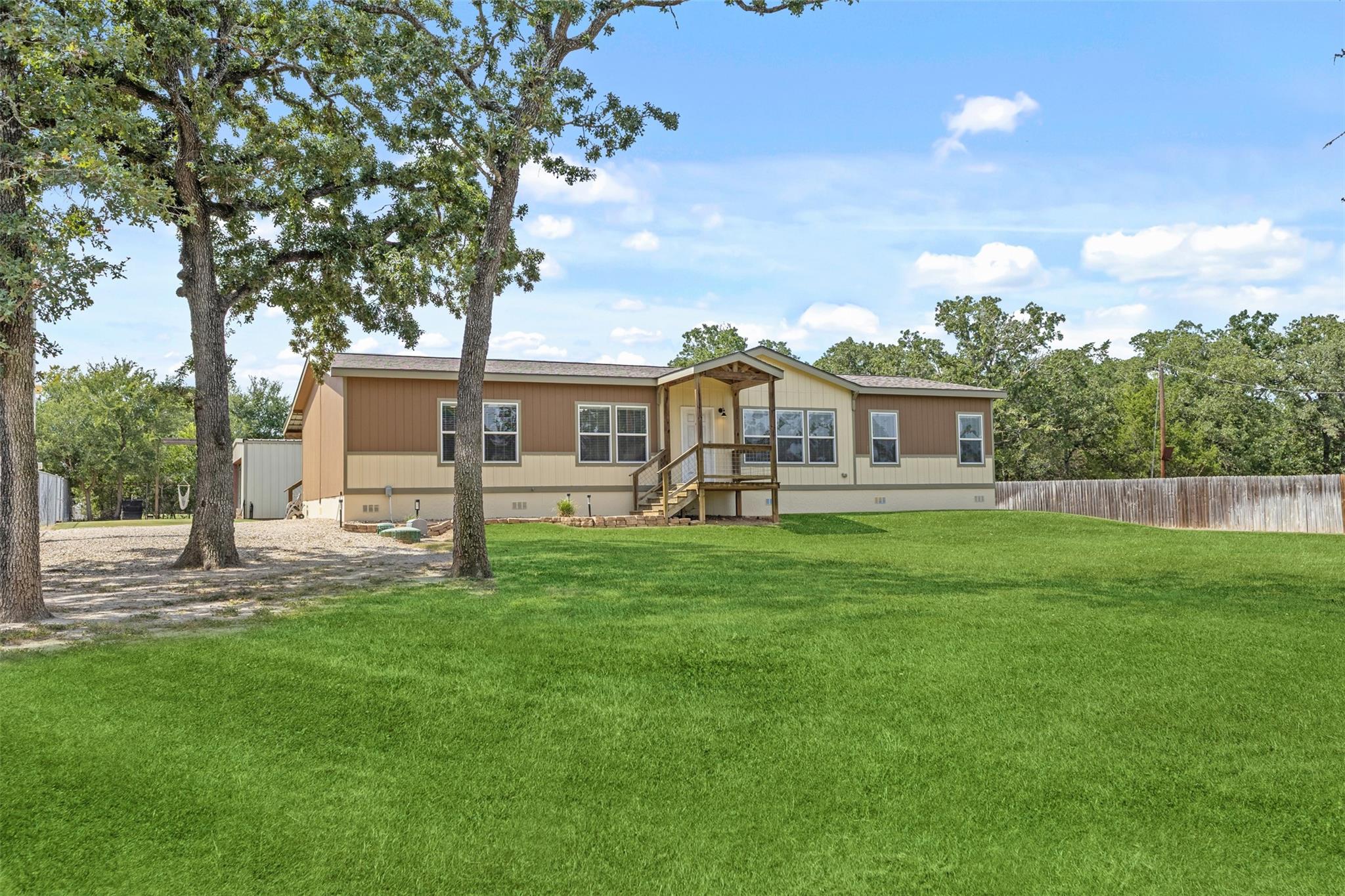 115 Cedar Ln, Somerville, TX 77879
