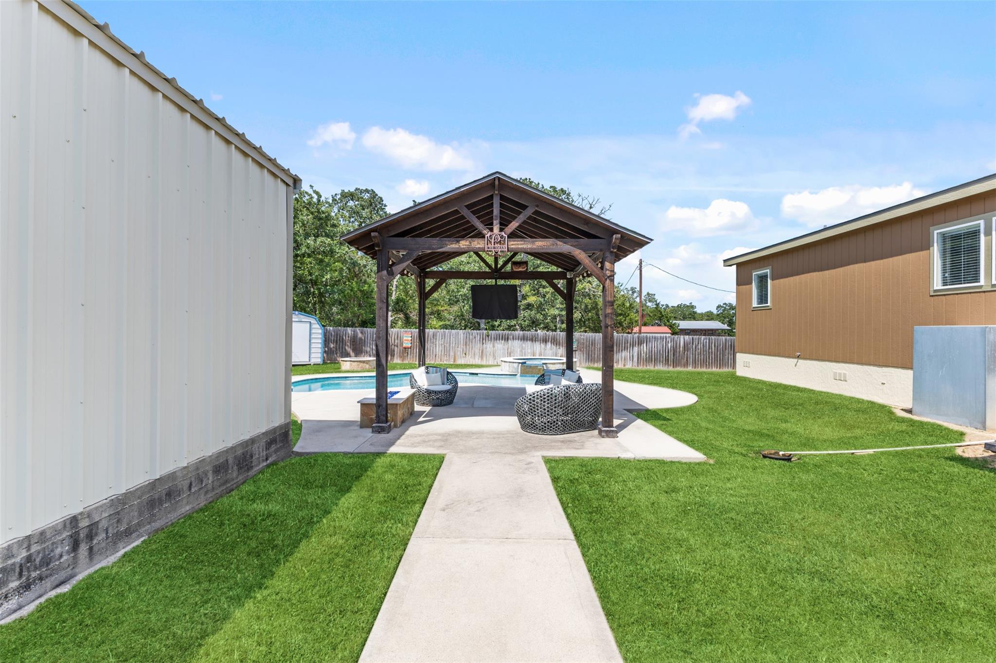 115 Cedar Ln, Somerville, TX 77879