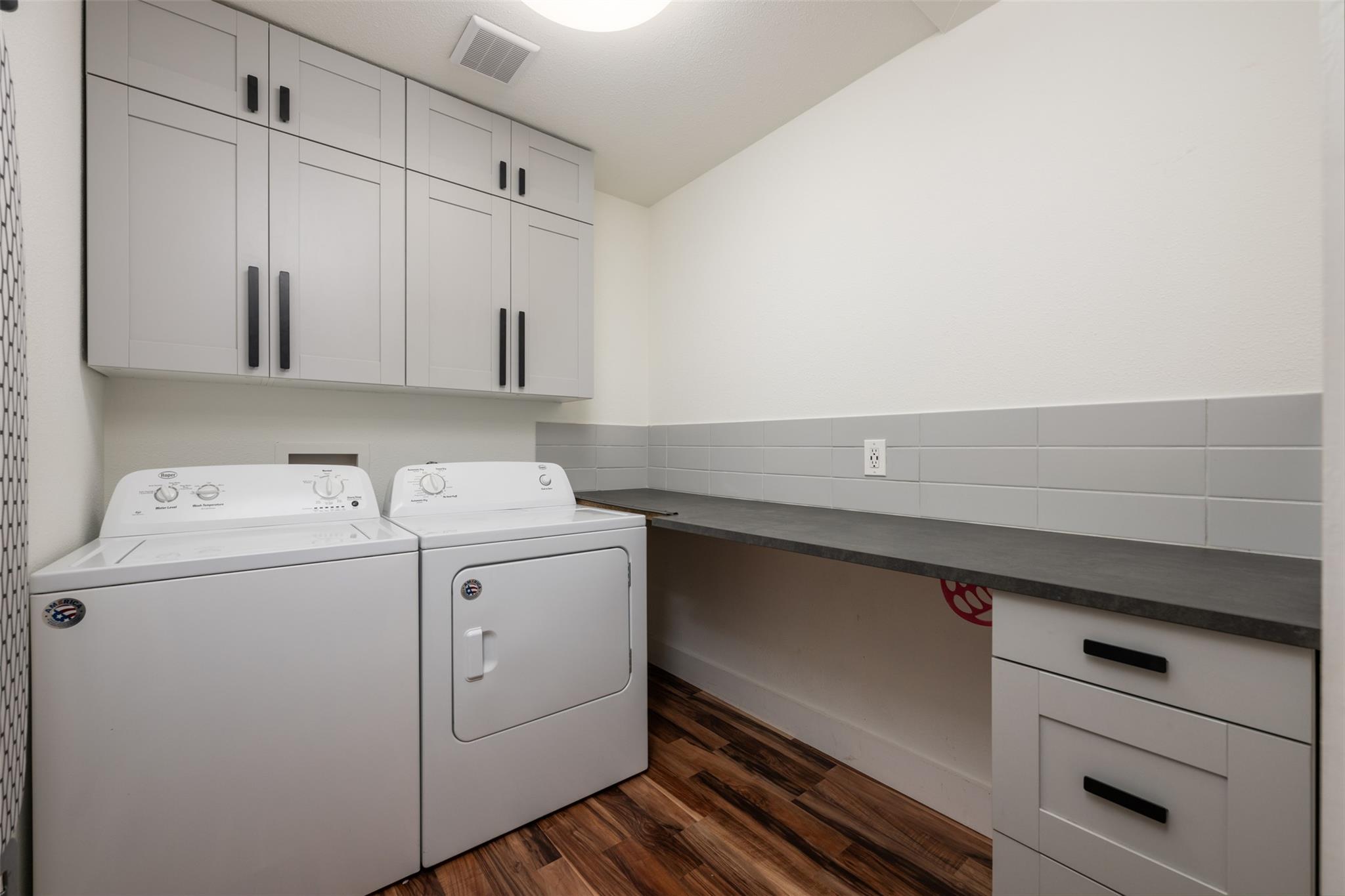 1107 E 17th St, Georgetown, TX 78626