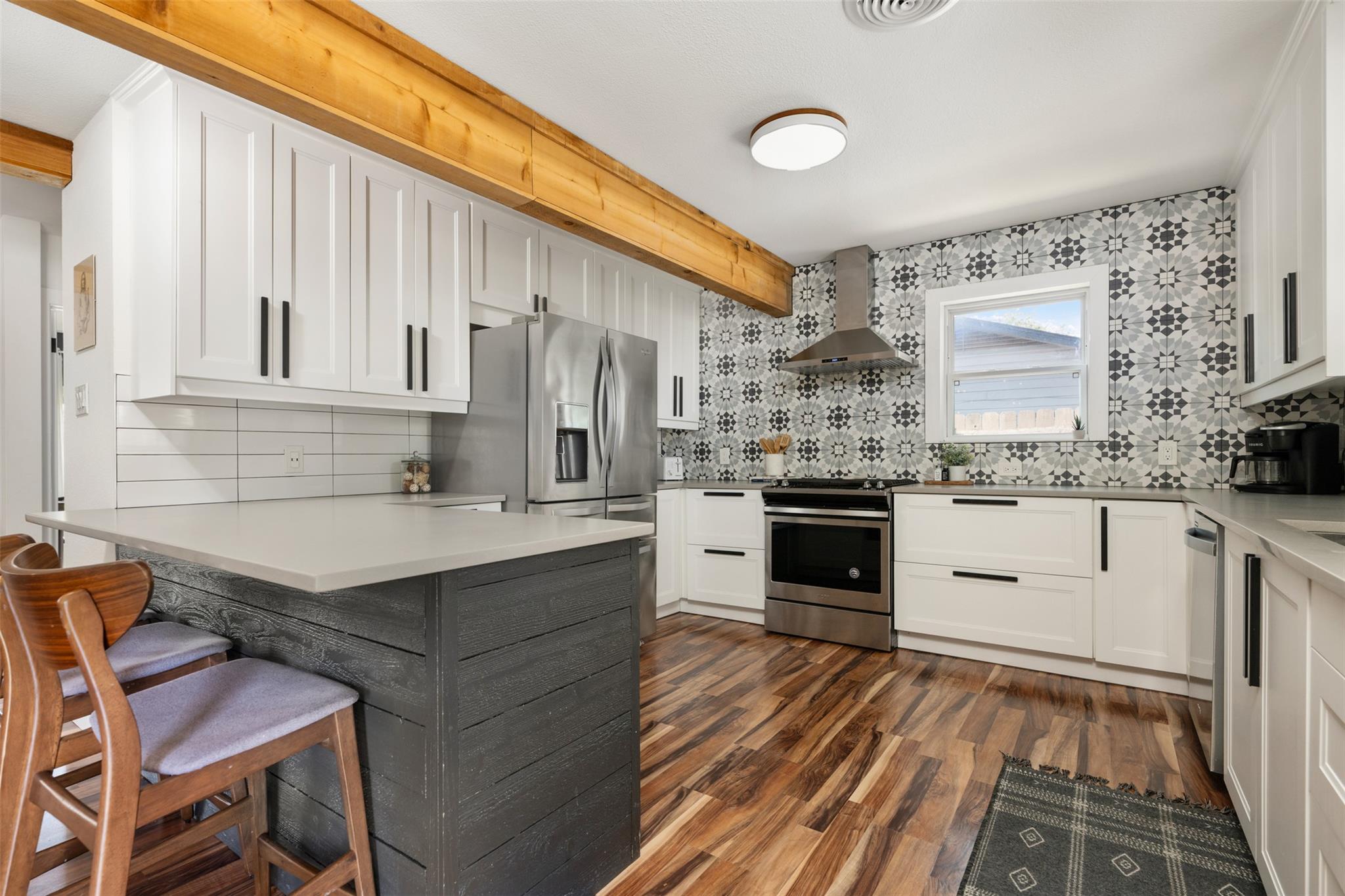 1107 E 17th St, Georgetown, TX 78626