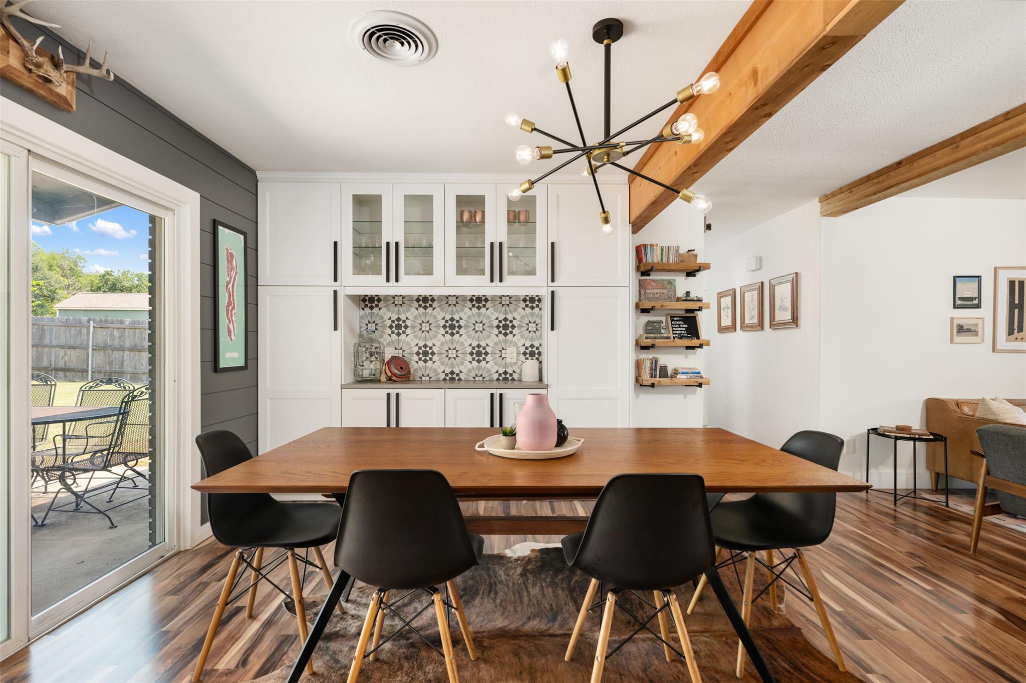 1107 E 17th St, Georgetown, TX 78626