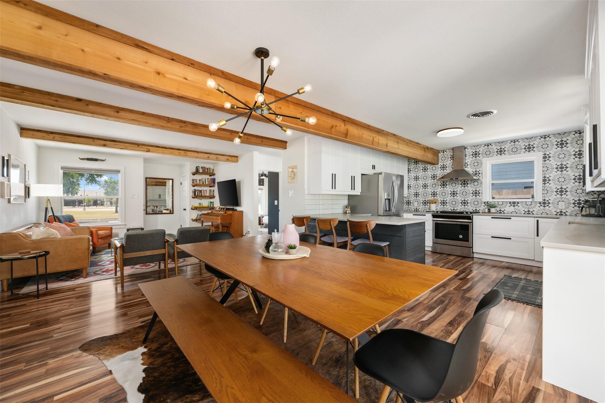 1107 E 17th St, Georgetown, TX 78626