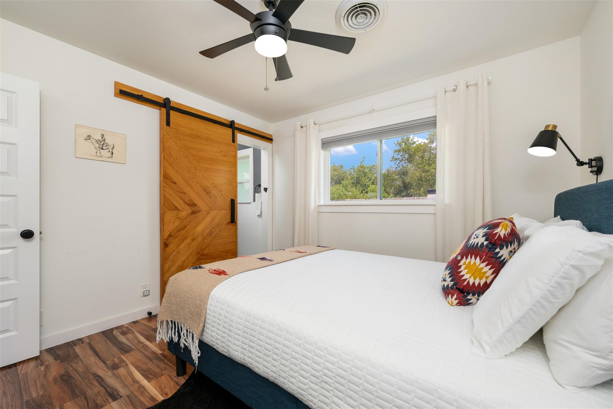 1107 E 17th St, Georgetown, TX 78626