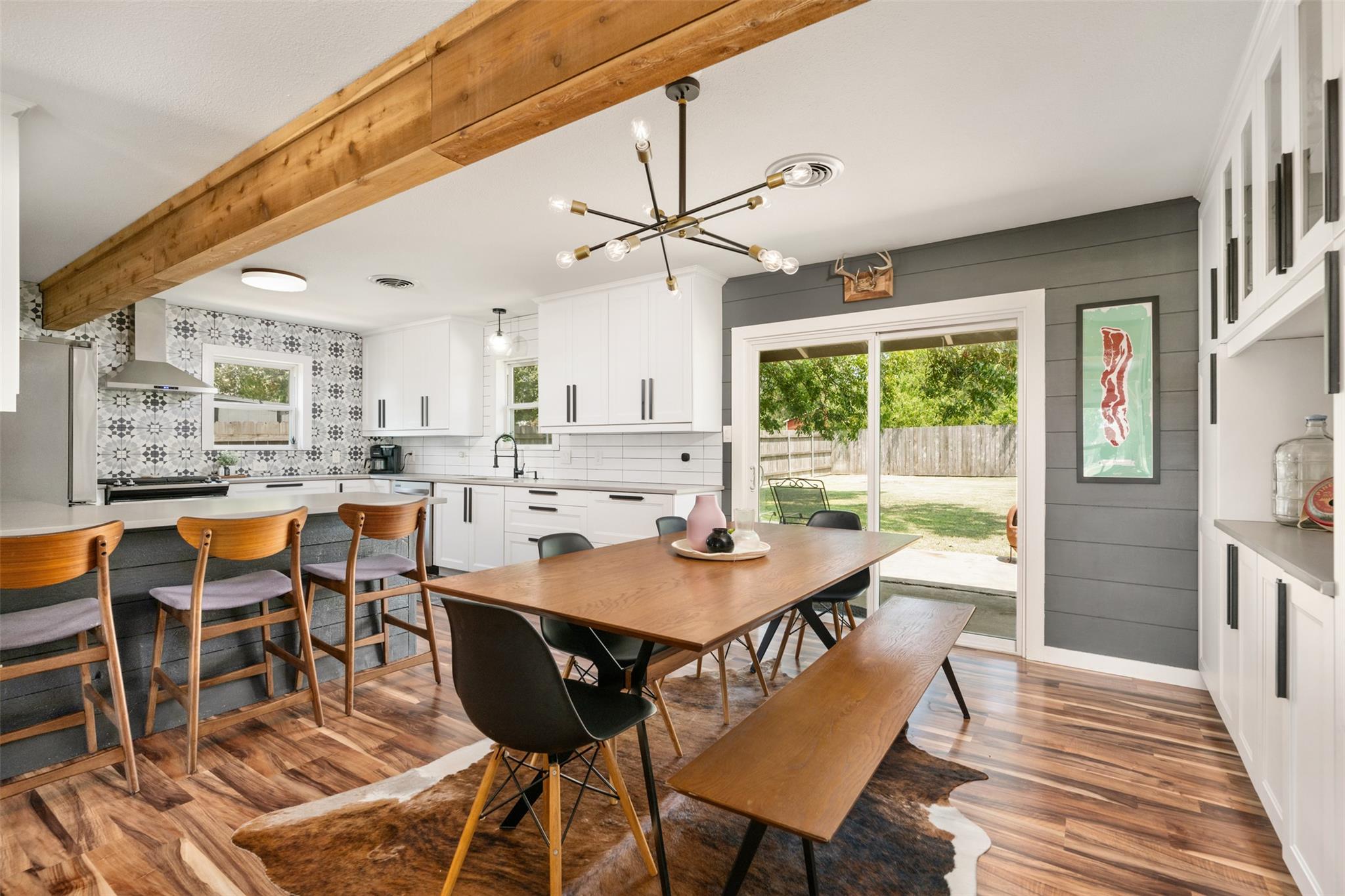 1107 E 17th St, Georgetown, TX 78626