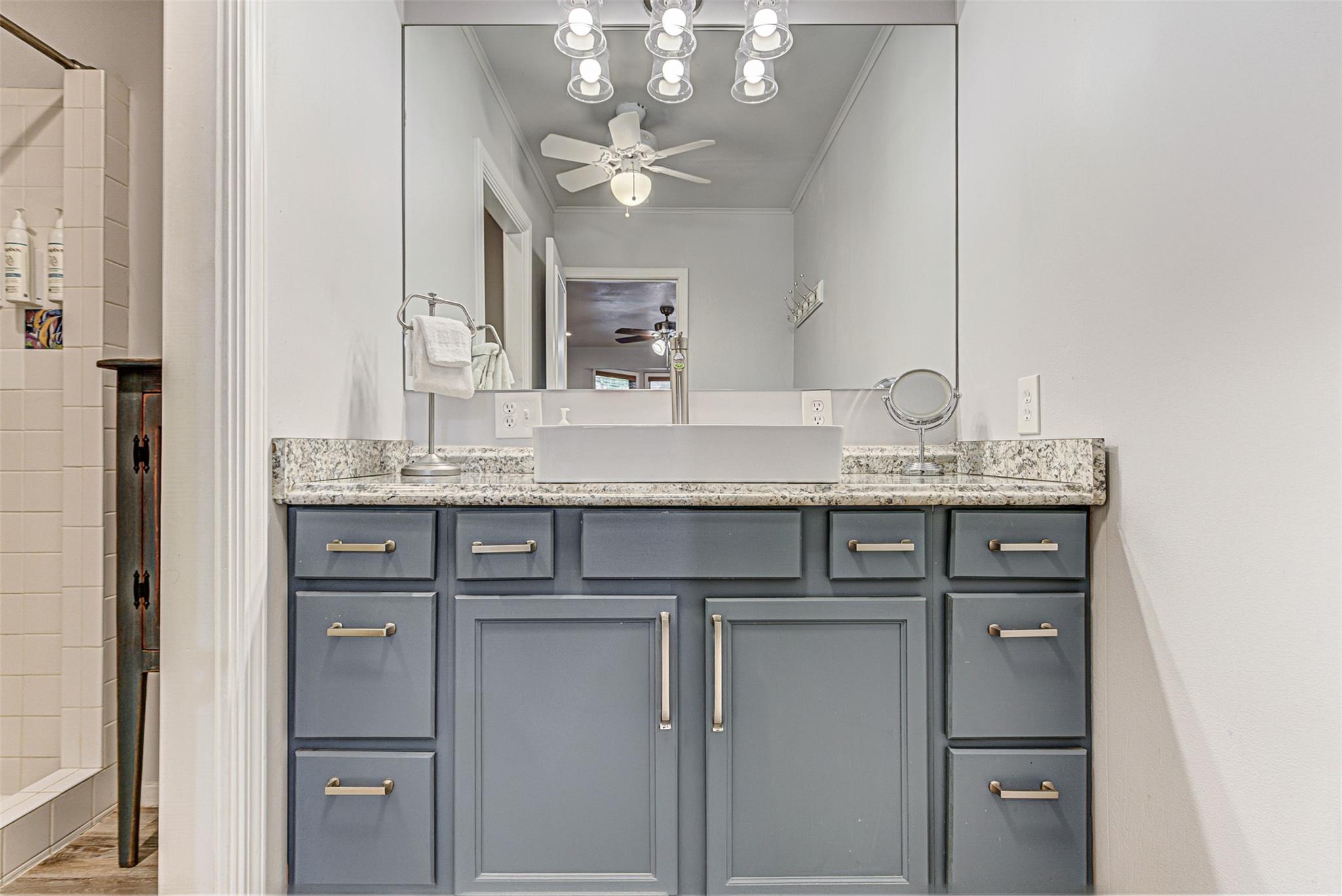 2632 Williams Lakeshore Dr, Kingsland, TX 78639