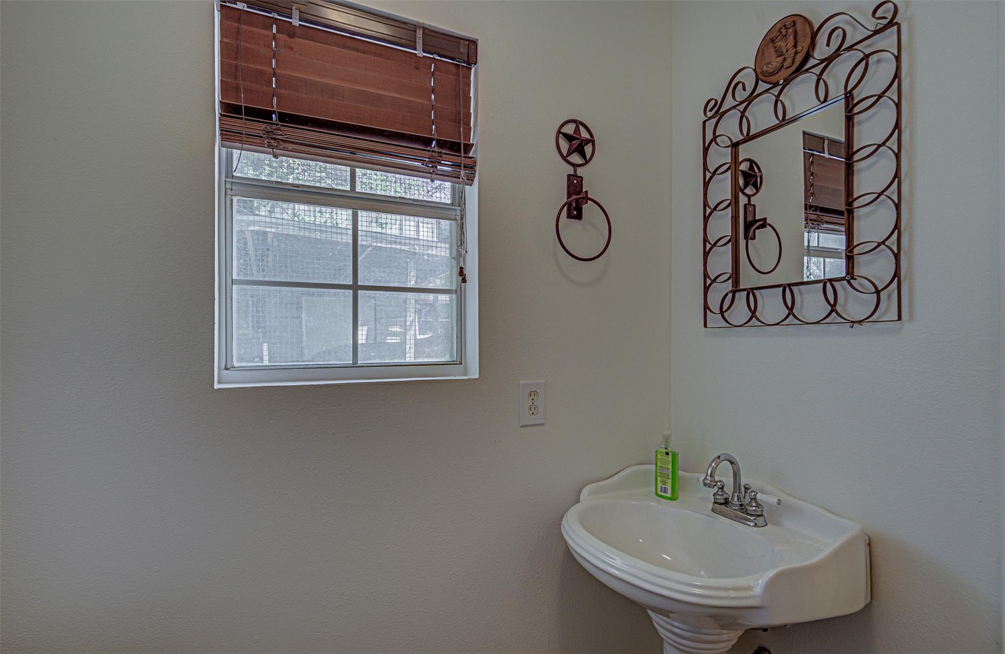 2632 Williams Lakeshore Dr, Kingsland, TX 78639