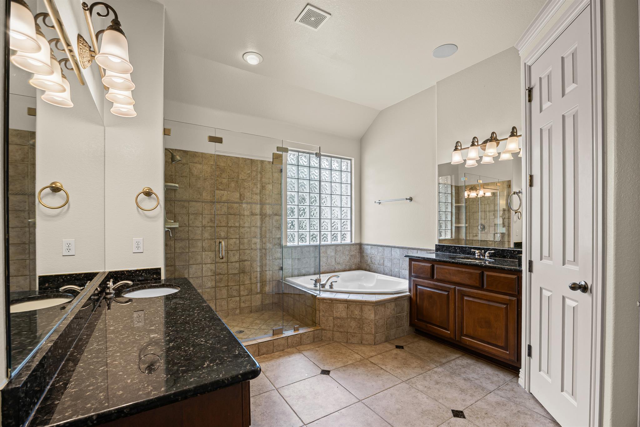 10500 Avery Club Dr # 3, Austin, TX 78717