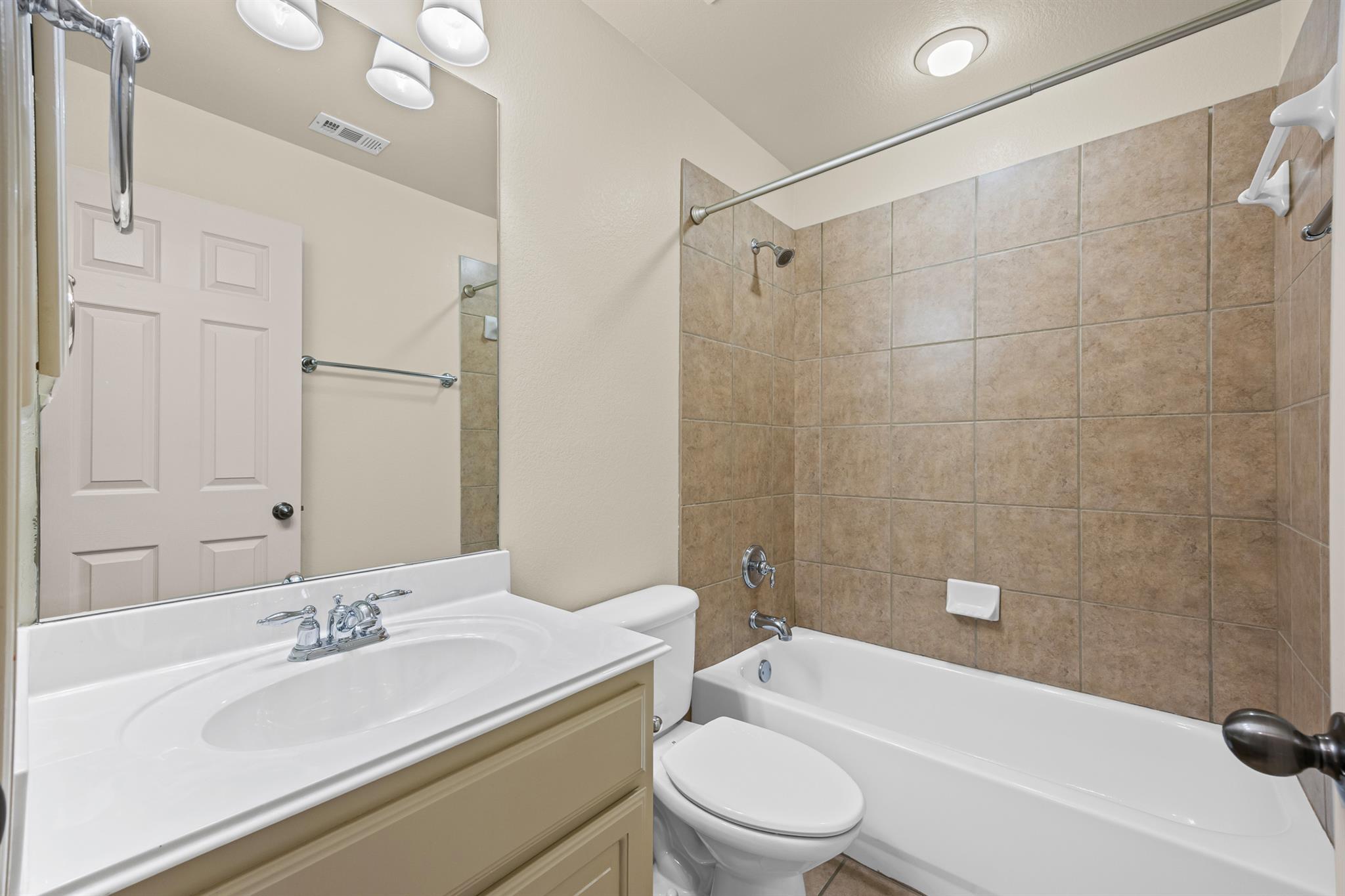 10500 Avery Club Dr # 3, Austin, TX 78717