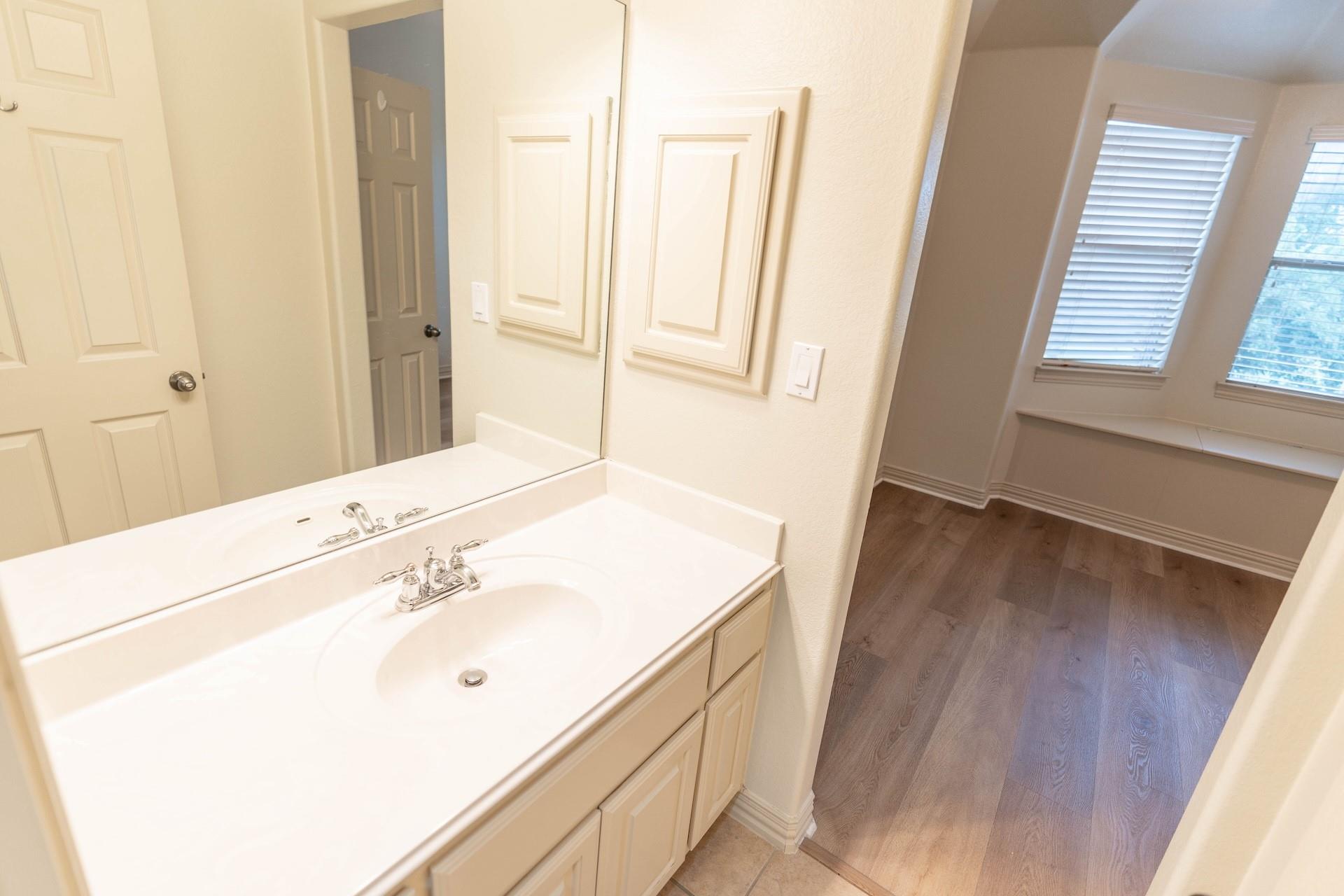 10500 Avery Club Dr # 3, Austin, TX 78717