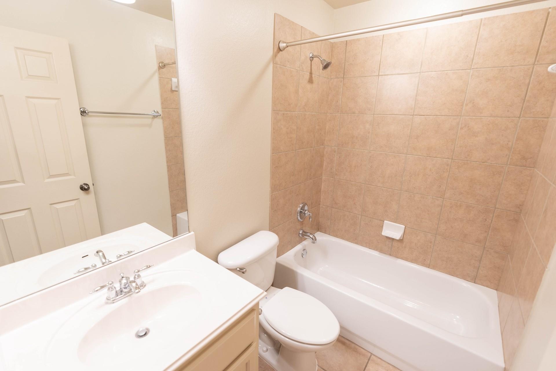 10500 Avery Club Dr # 3, Austin, TX 78717