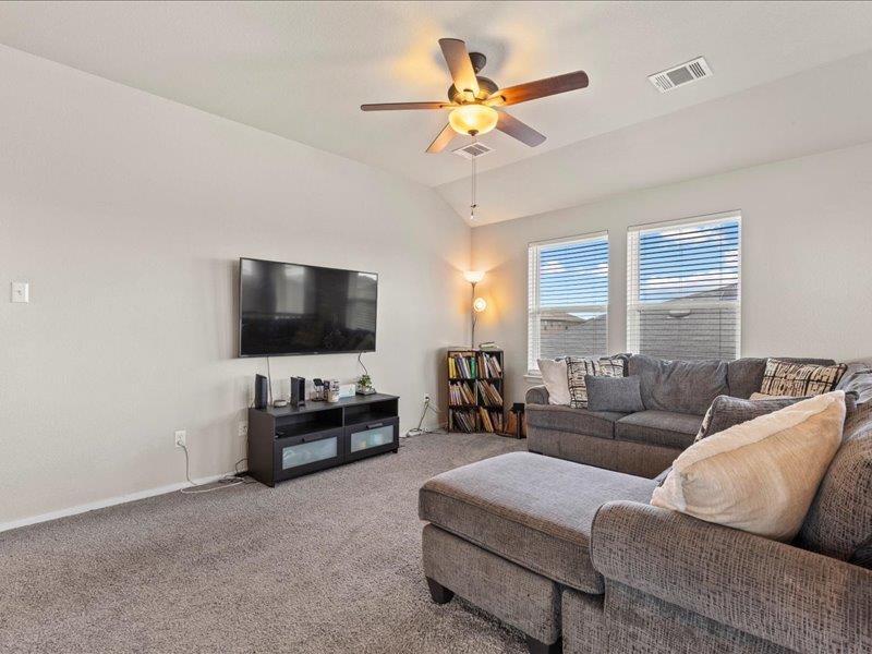 204 Lake Placid Run, Elgin, TX 78621