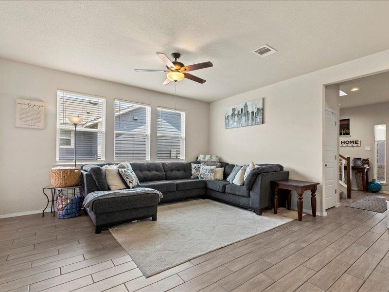 204 Lake Placid Run, Elgin, TX 78621