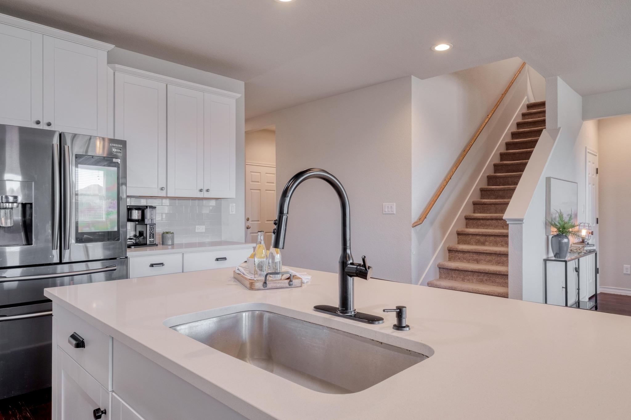 6717 Catania Loop, Round Rock, TX 78665