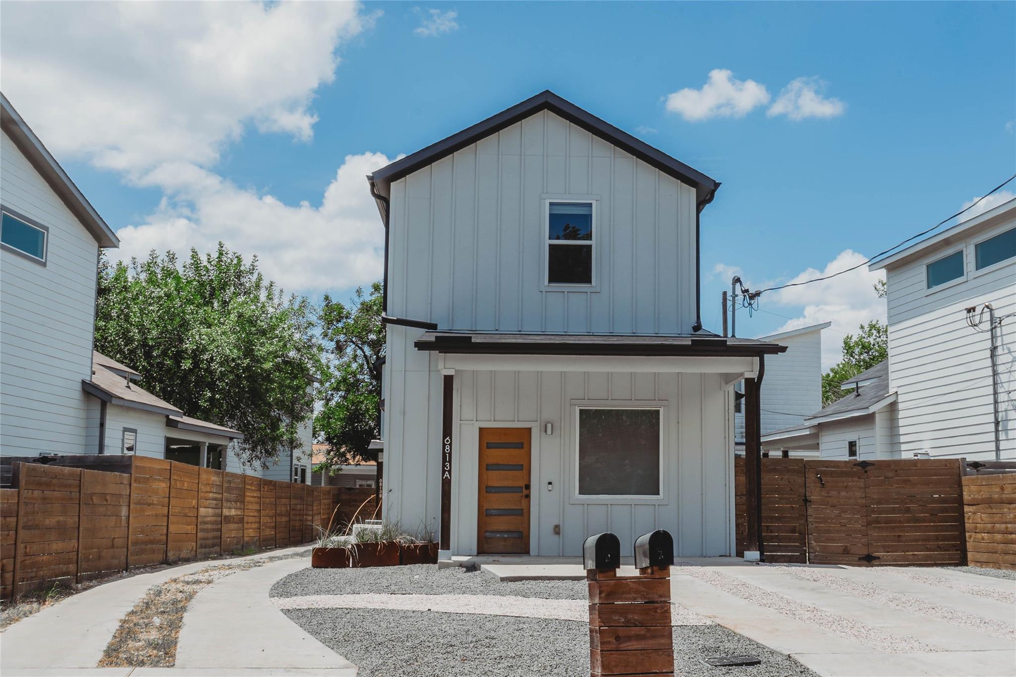 6813 Porter St # A, Austin, TX 78741