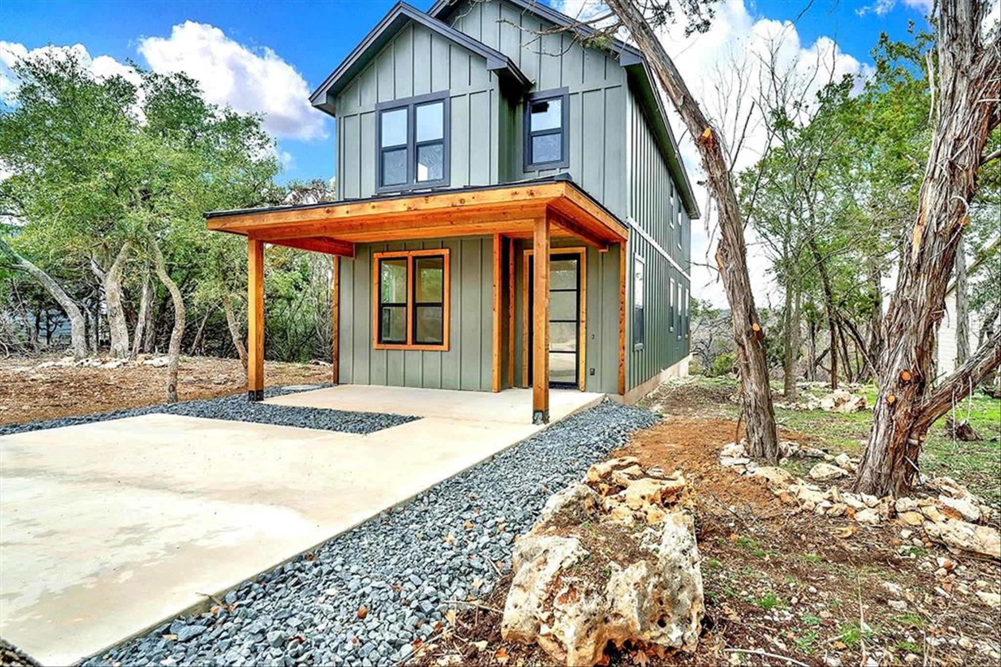 114 SHADY BLUFF Dr, Wimberley, TX 78676