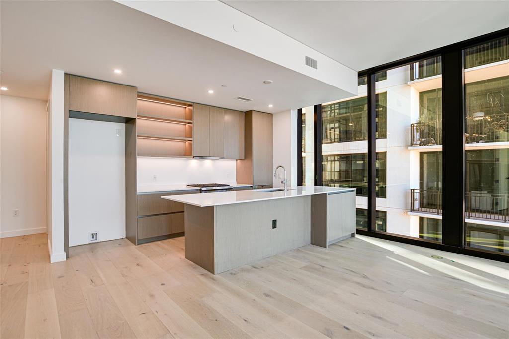 610 Davis St # 2708, Austin, TX 78701