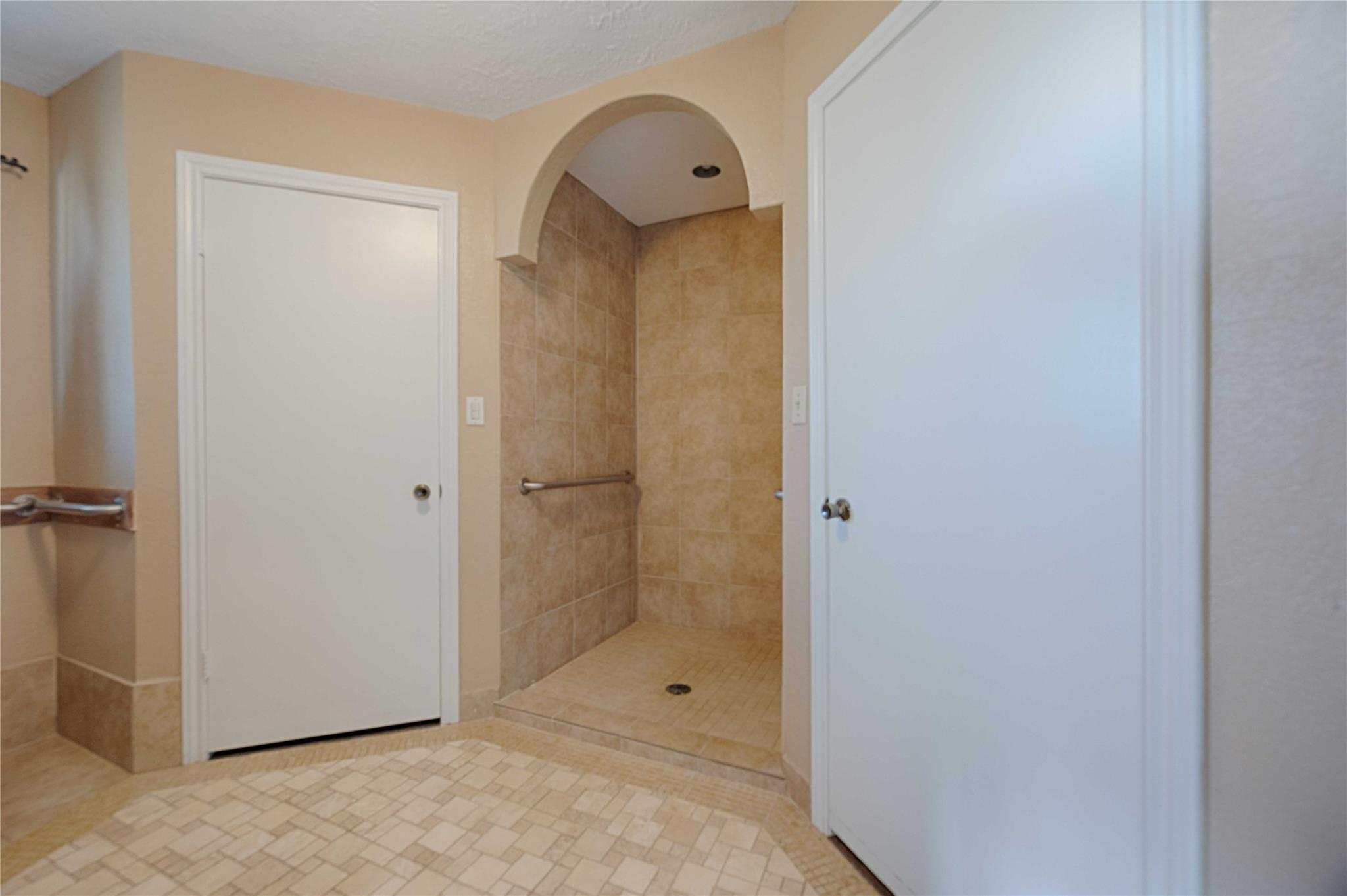 2745 Holub Rd, Schulenburg, TX 78956