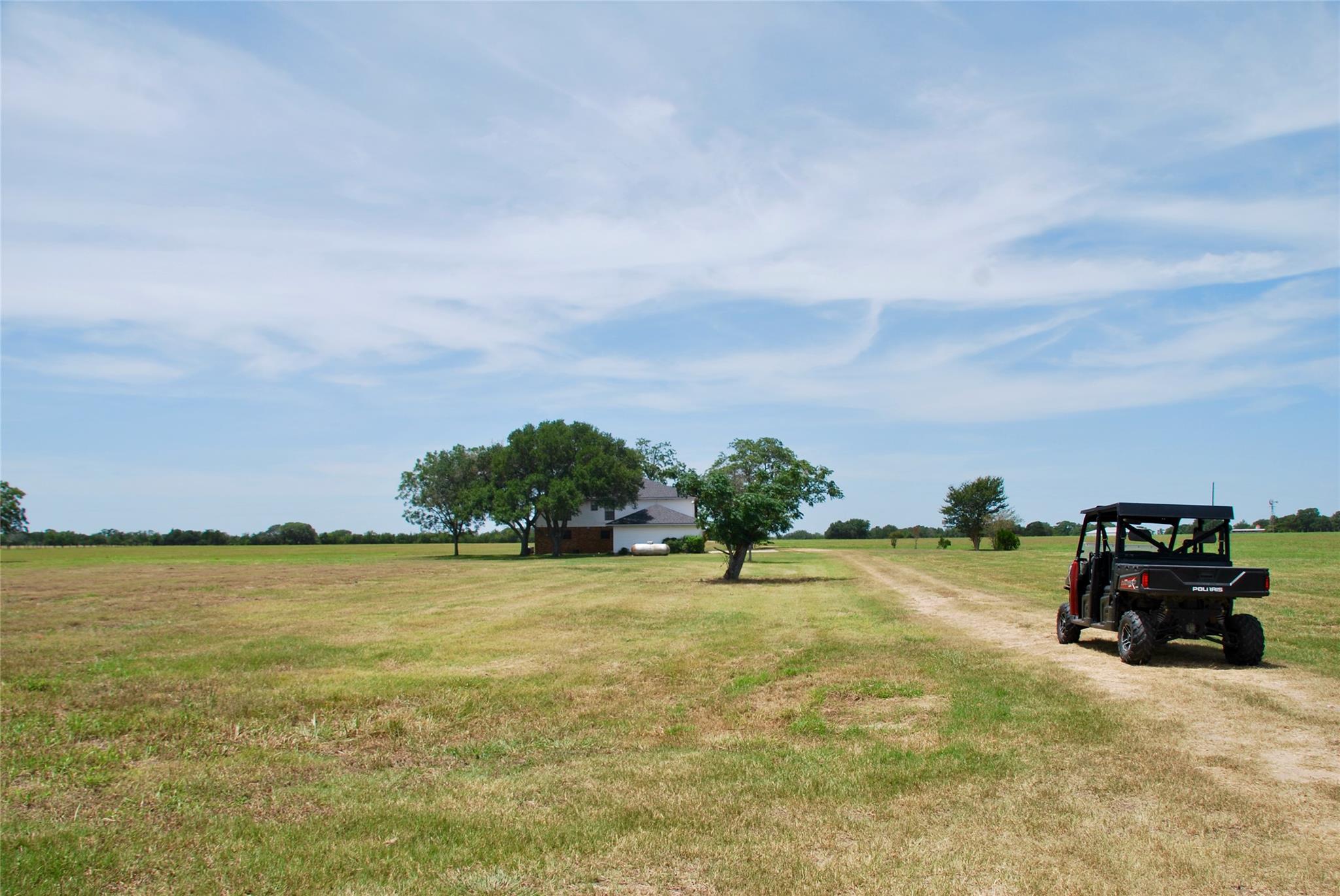 2745 Holub Rd, Schulenburg, TX 78956