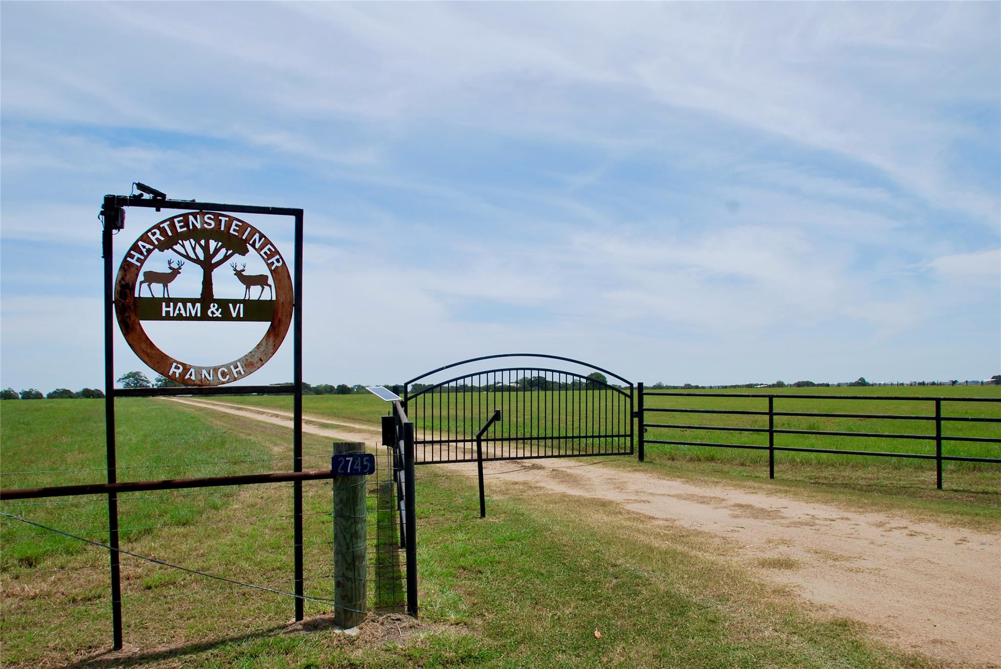 2745 Holub Rd, Schulenburg, TX 78956