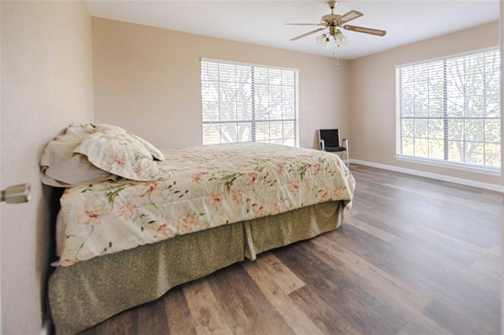 2745 Holub Rd, Schulenburg, TX 78956