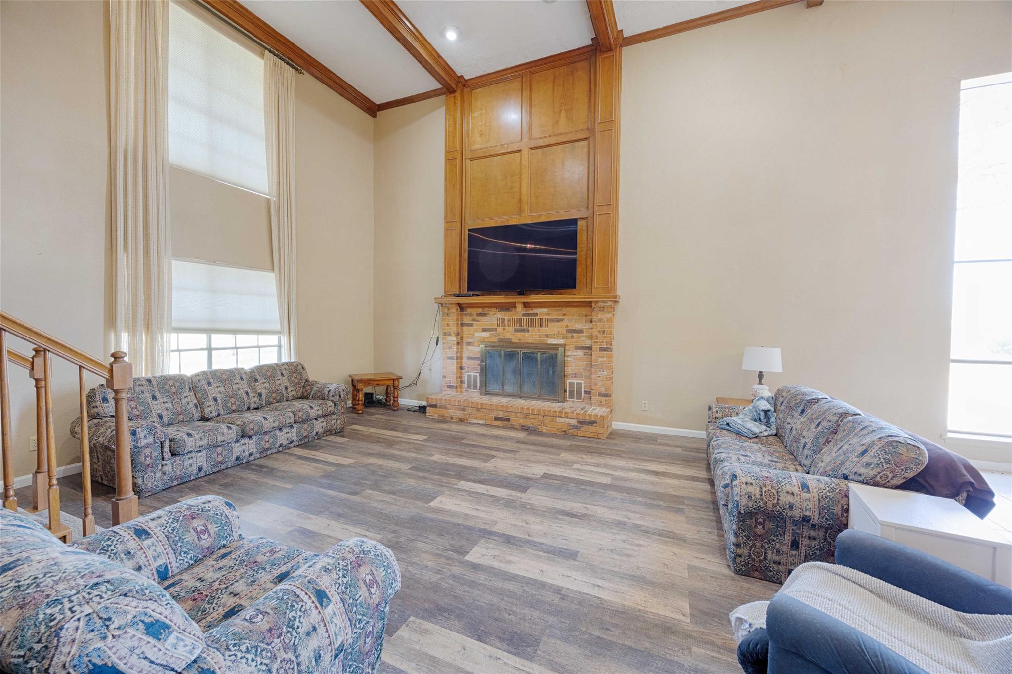 2745 Holub Rd, Schulenburg, TX 78956