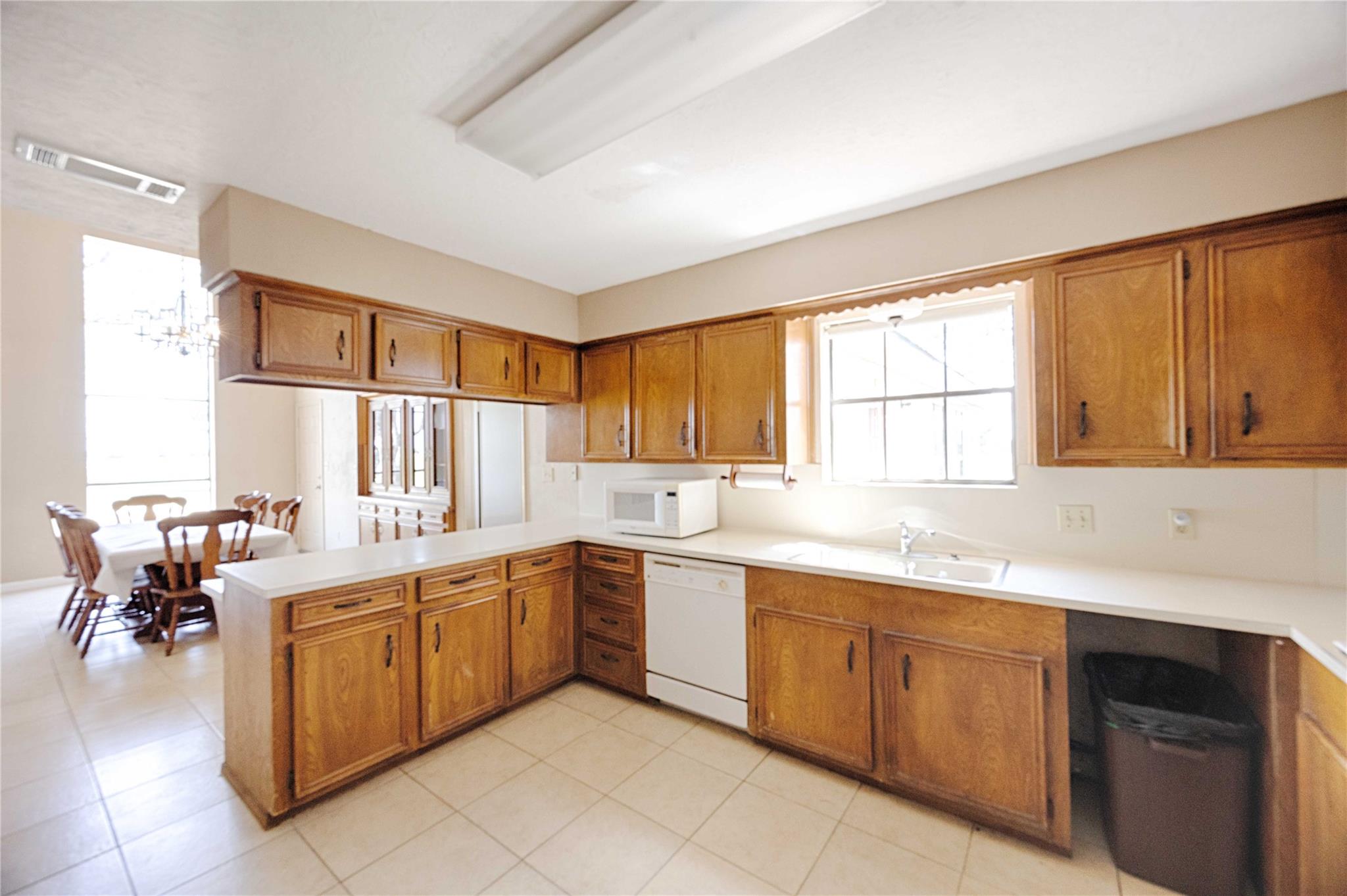 2745 Holub Rd, Schulenburg, TX 78956