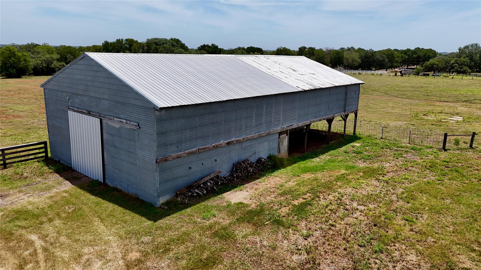 2745 Holub Rd, Schulenburg, TX 78956