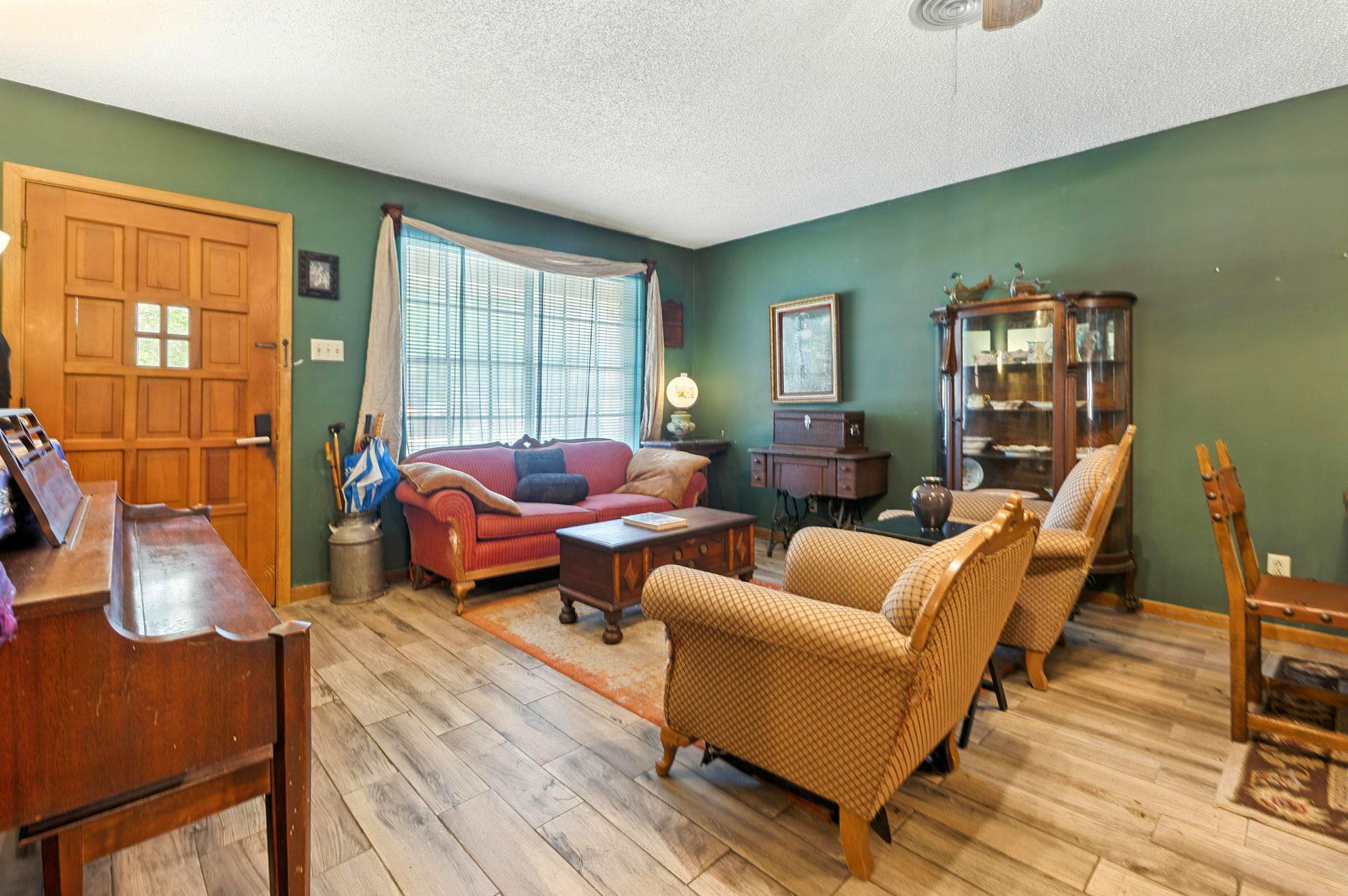 606 E Liberty Ave E, Round Rock, TX 78664