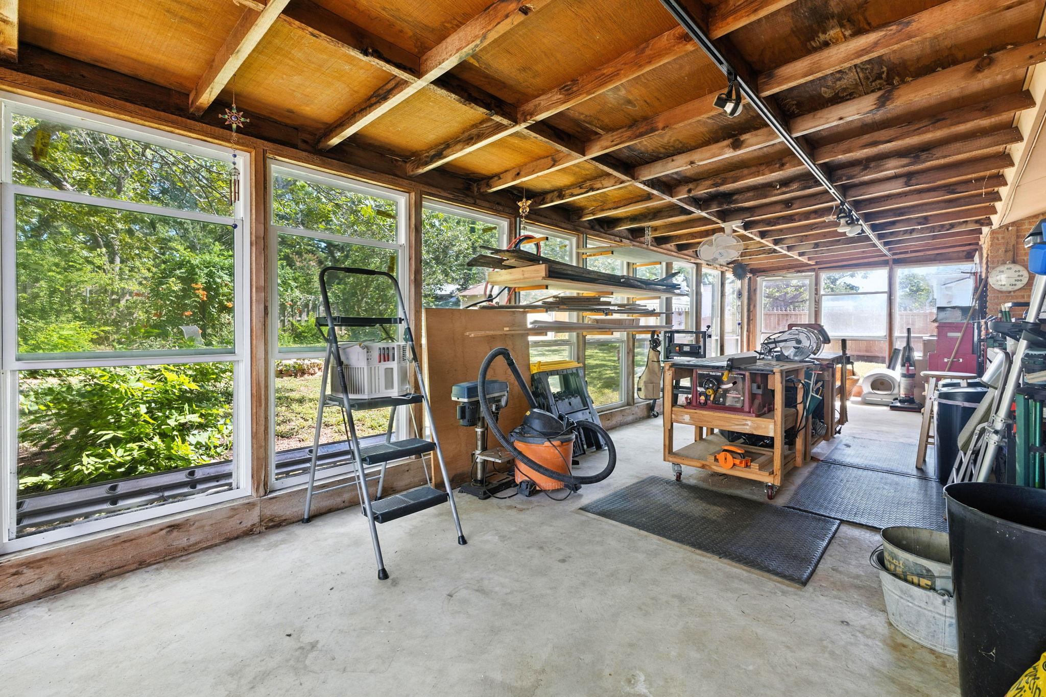 606 E Liberty Ave E, Round Rock, TX 78664