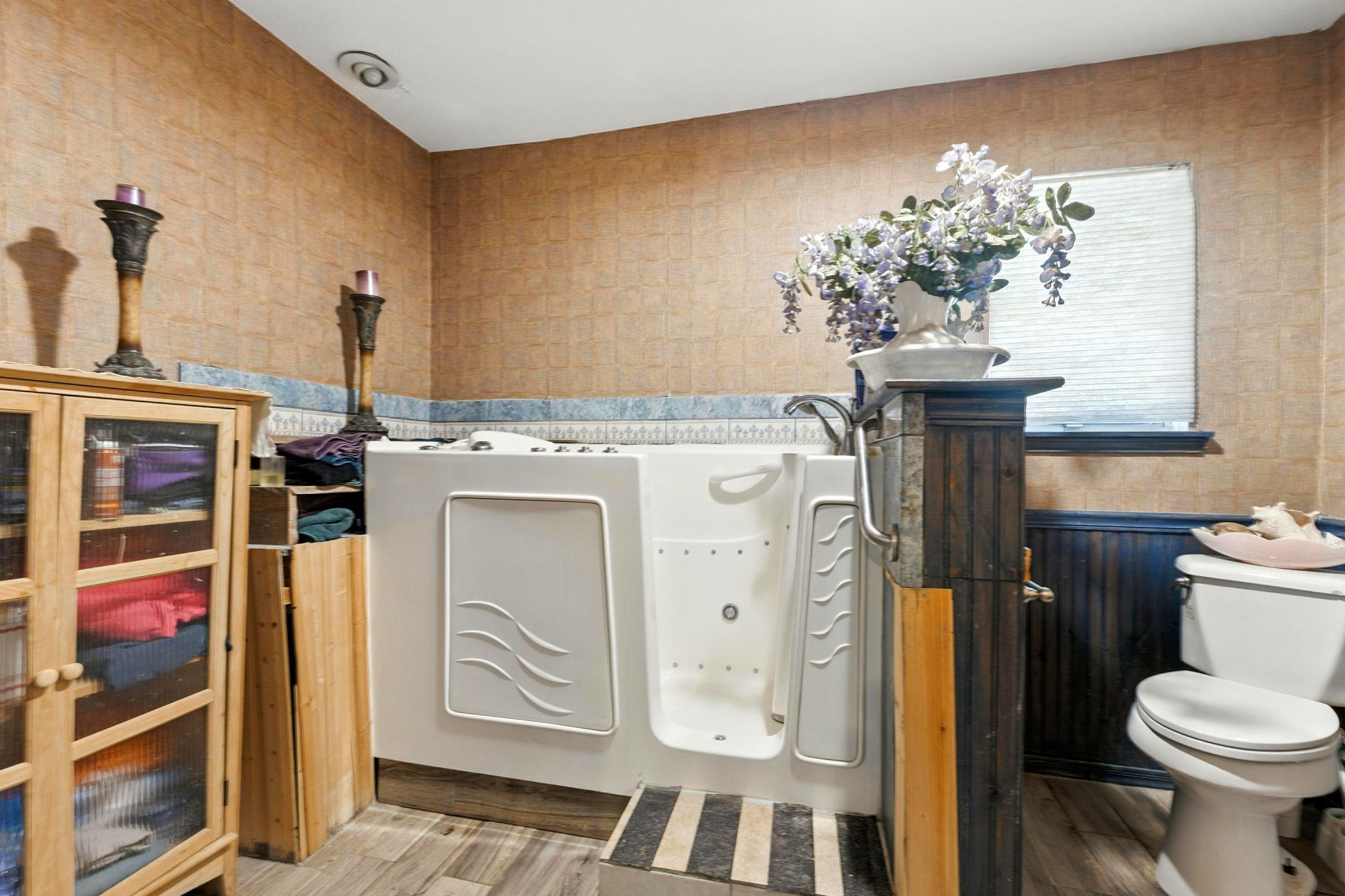 606 E Liberty Ave E, Round Rock, TX 78664