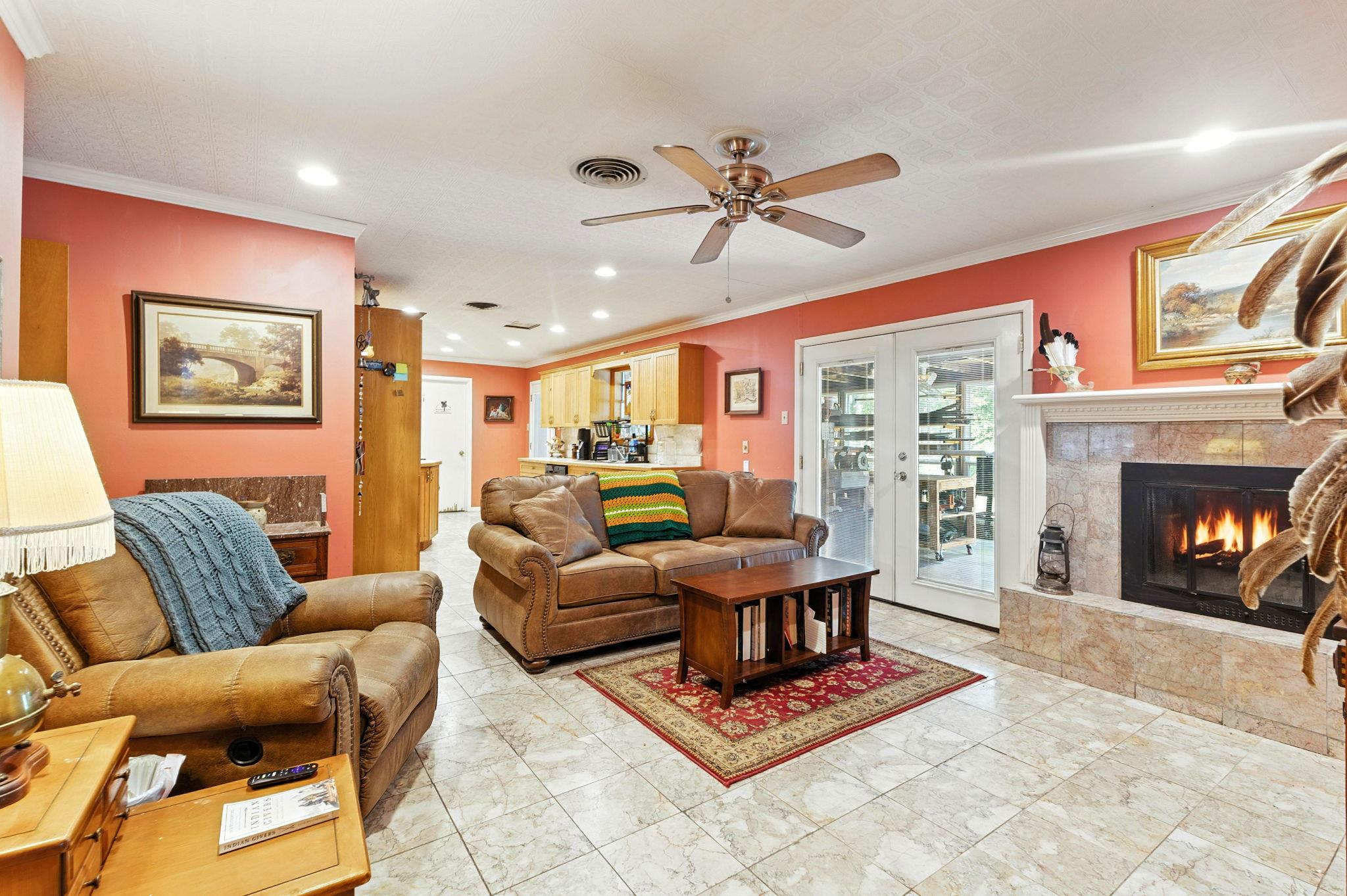 606 E Liberty Ave E, Round Rock, TX 78664