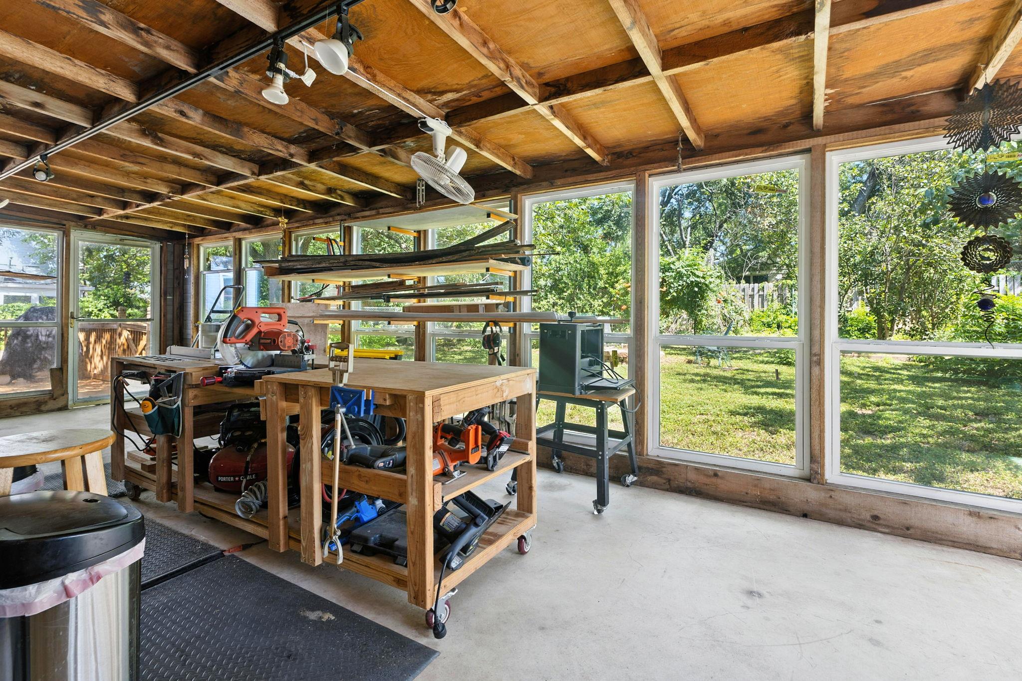 606 E Liberty Ave E, Round Rock, TX 78664