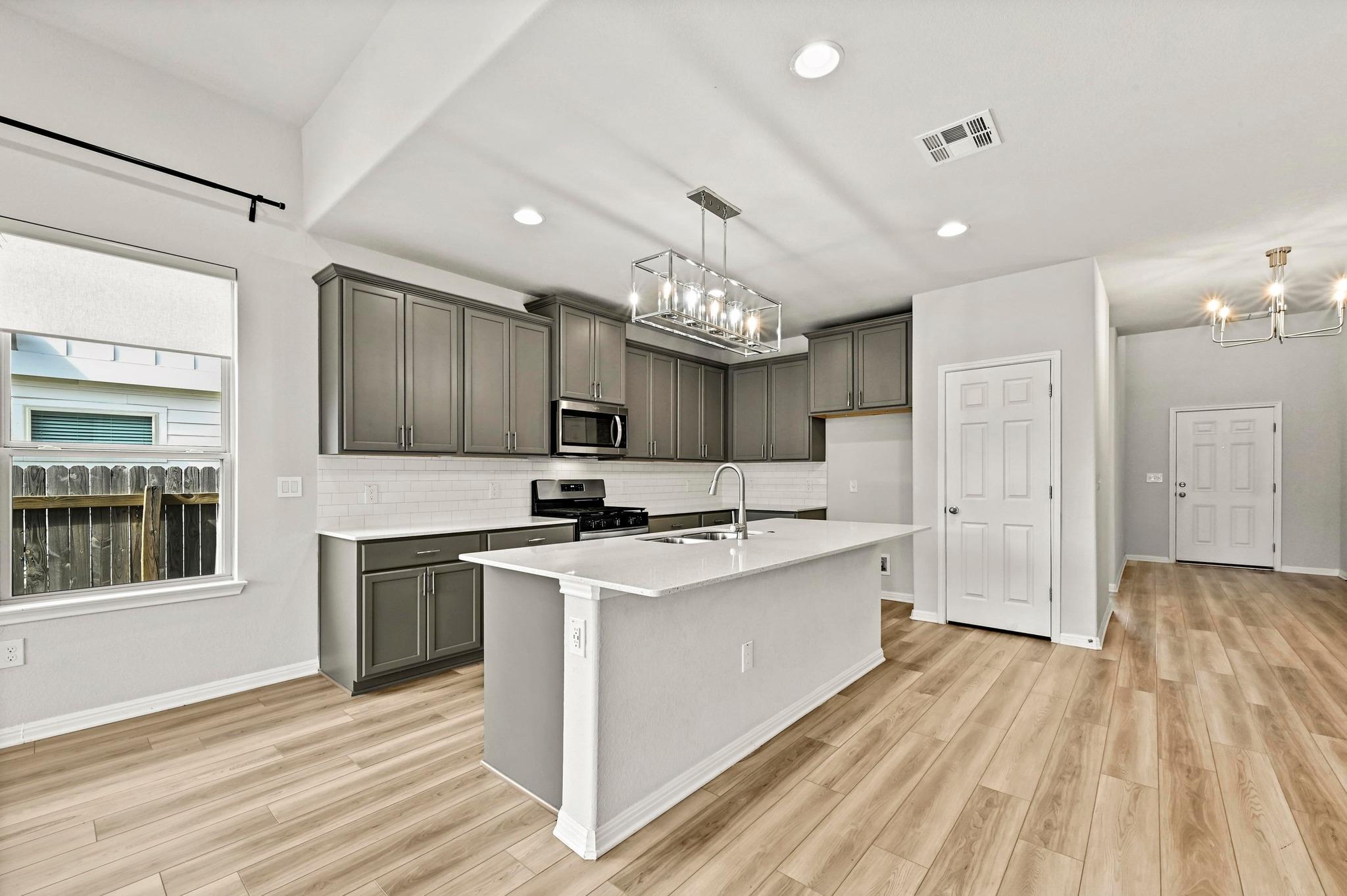 440 STAUNTON Dr, Leander, TX 78641