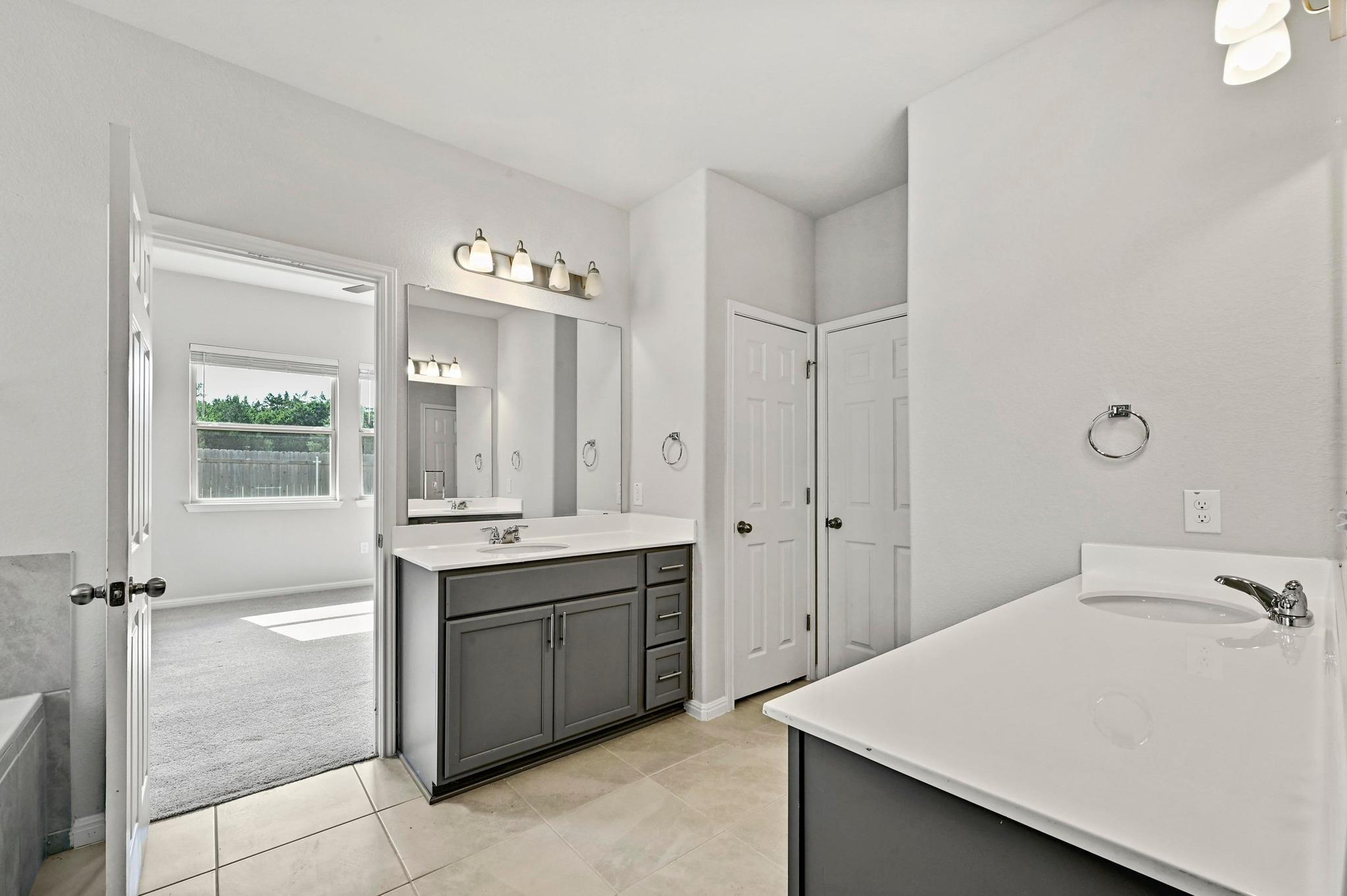 440 STAUNTON Dr, Leander, TX 78641