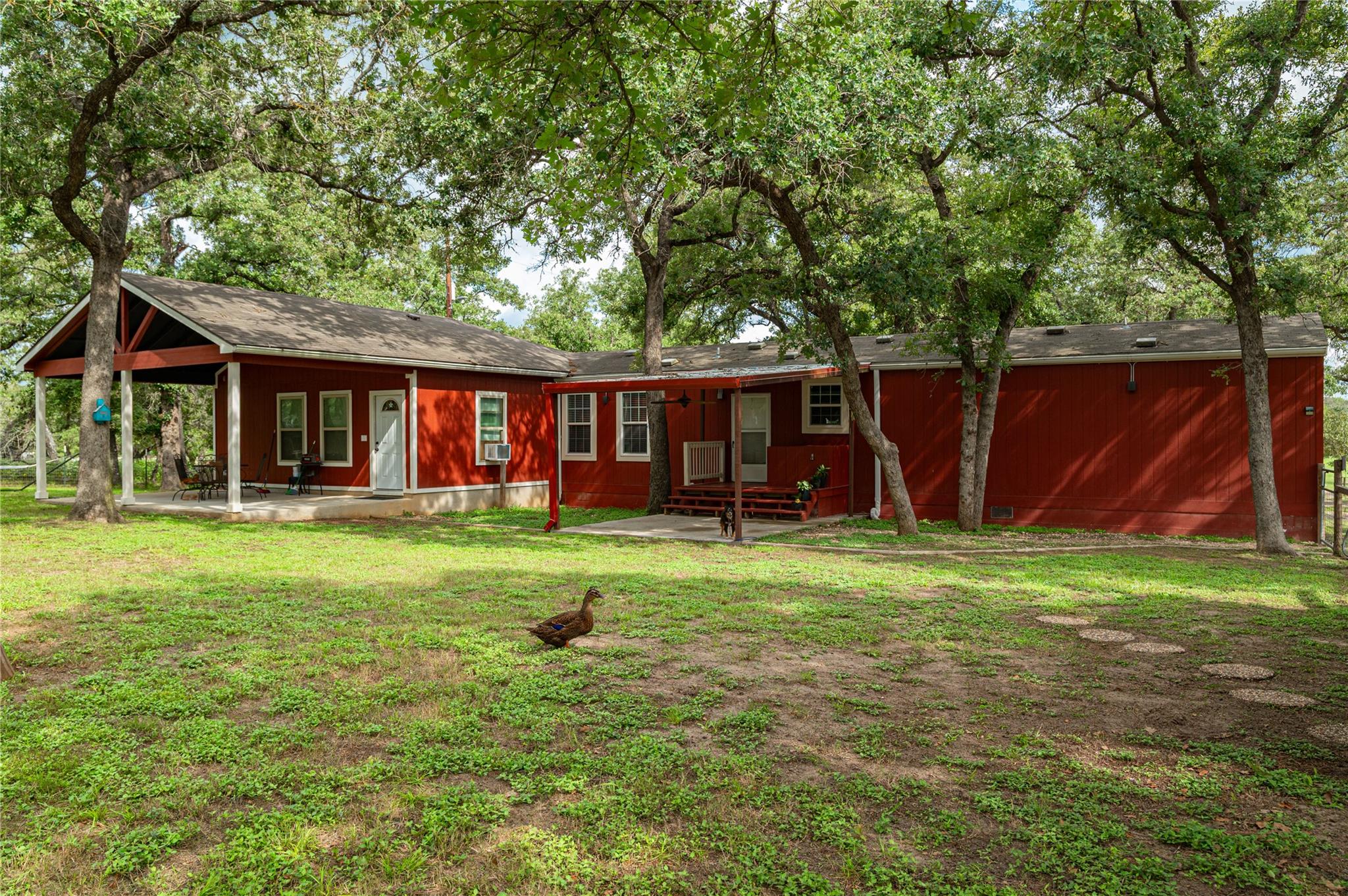 107 Deep Woods Dr, Seguin, TX 78155