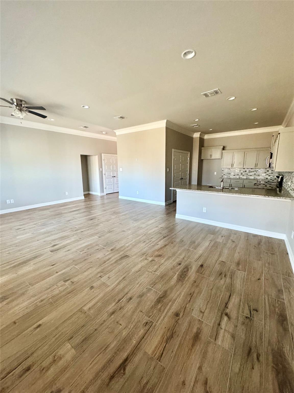 100 Everett Ct # A, Jarrell, TX 76537