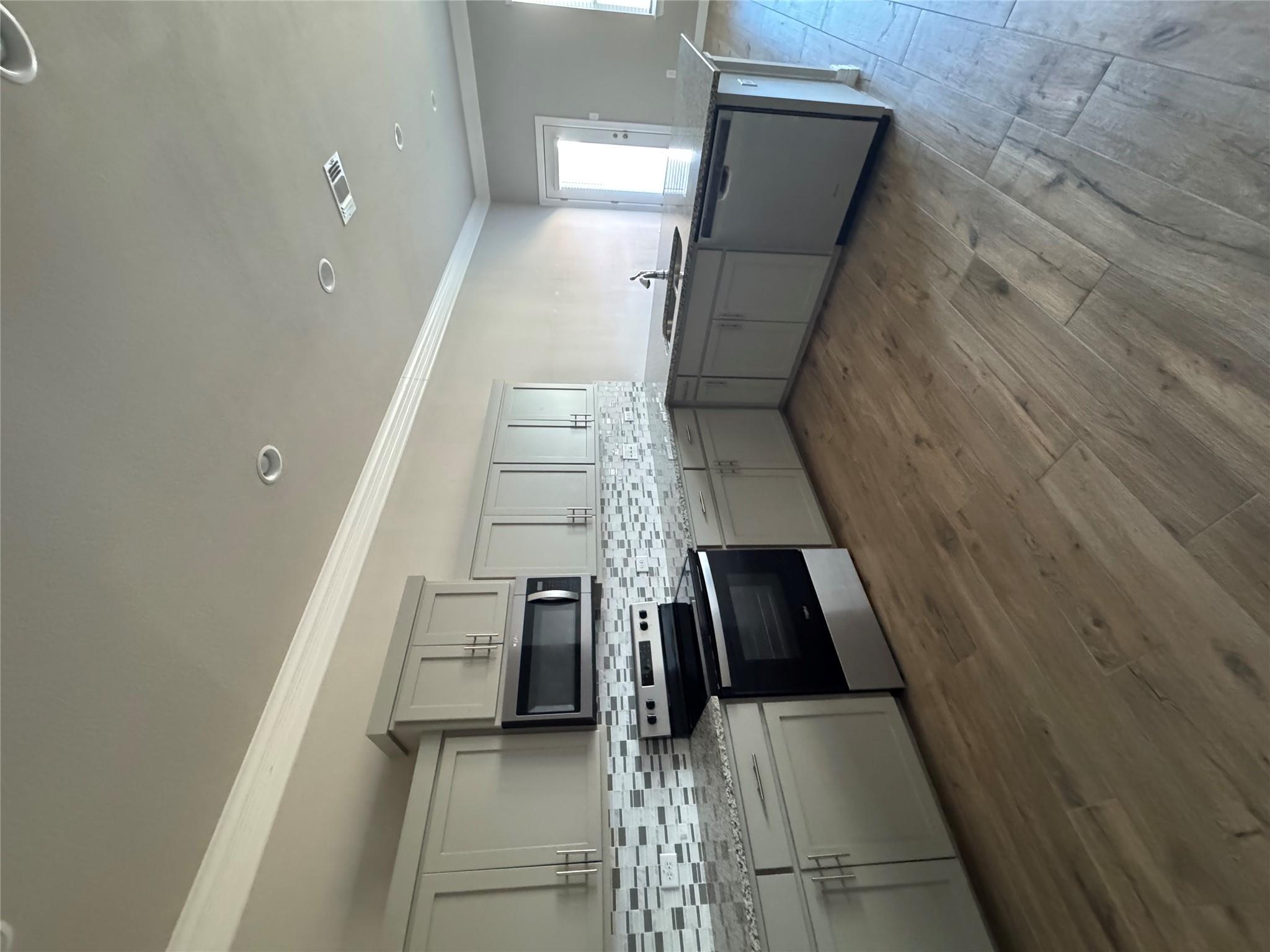 100 Everett Ct # A, Jarrell, TX 76537