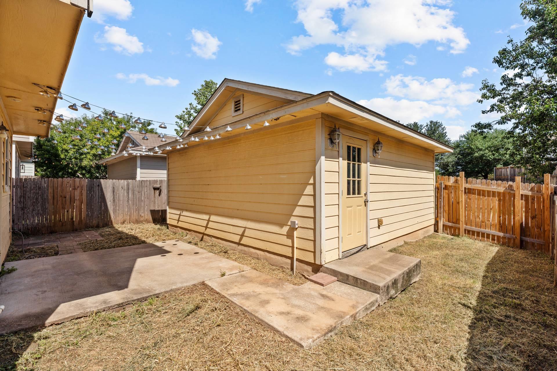 2300 MELISSA OAKS Ln, Austin, TX 78744