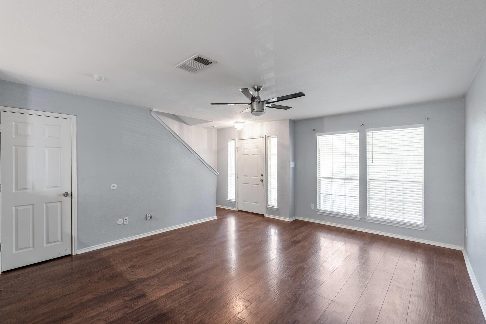 2300 MELISSA OAKS Ln, Austin, TX 78744