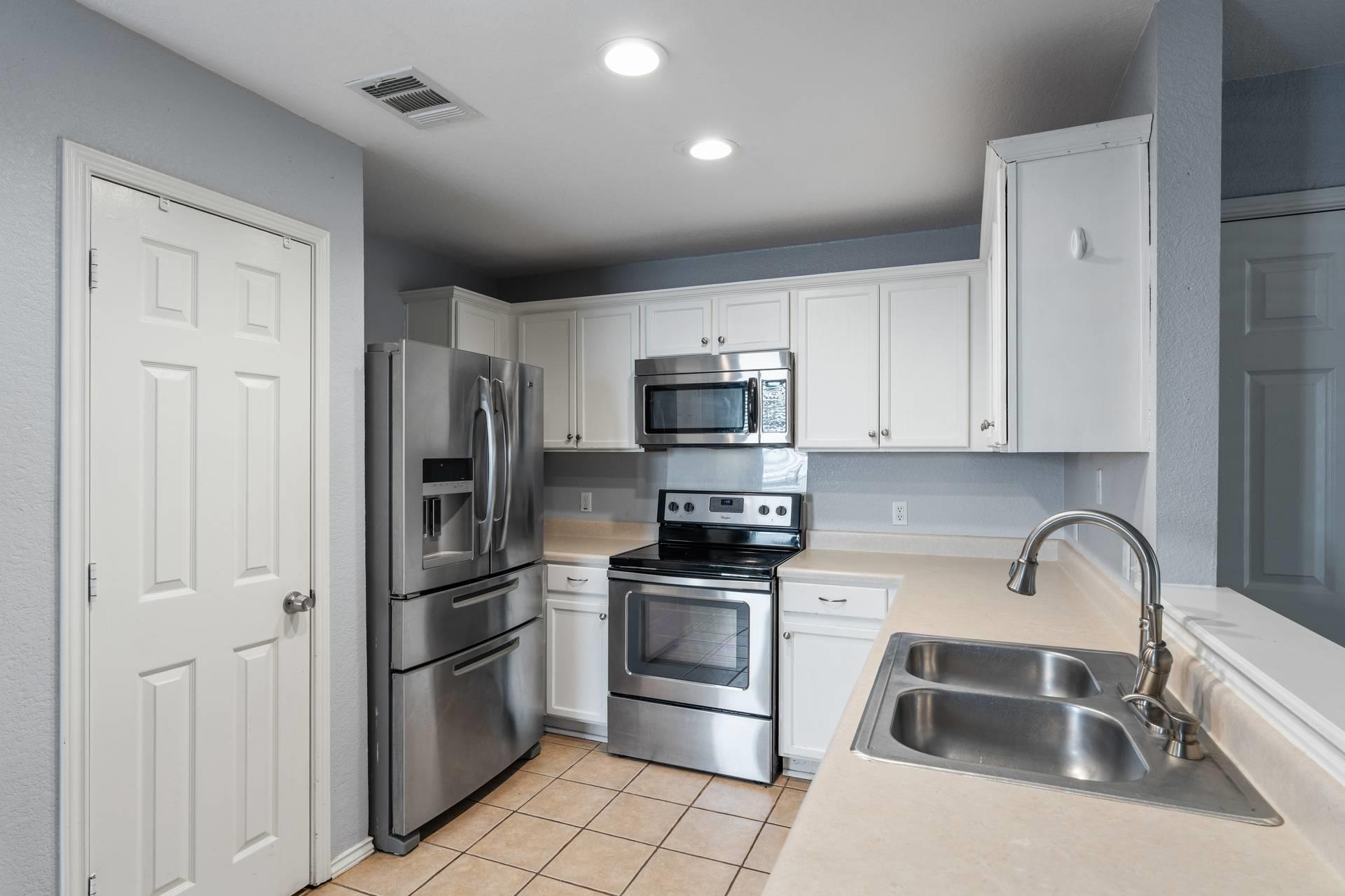 2300 MELISSA OAKS Ln, Austin, TX 78744