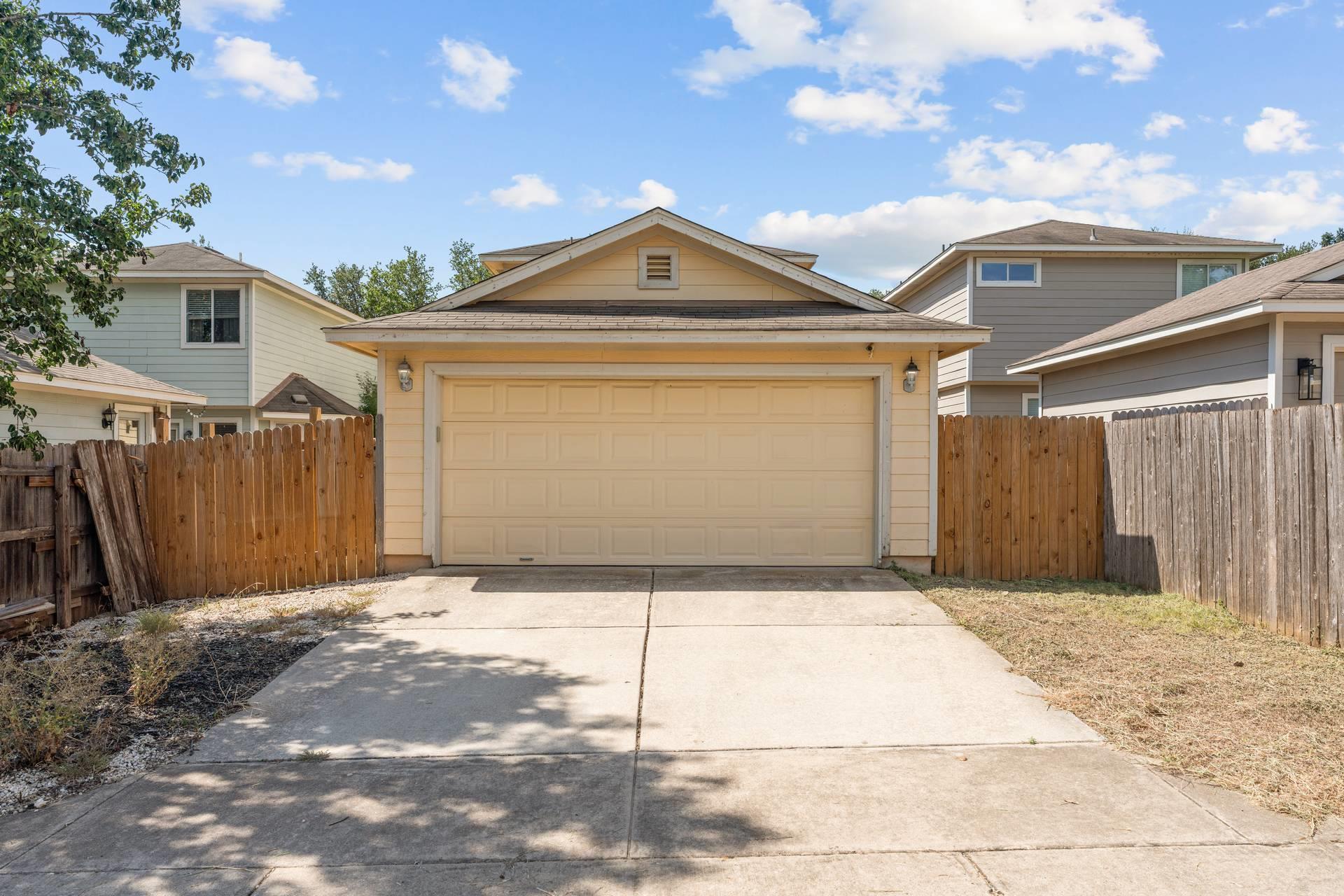 2300 MELISSA OAKS Ln, Austin, TX 78744