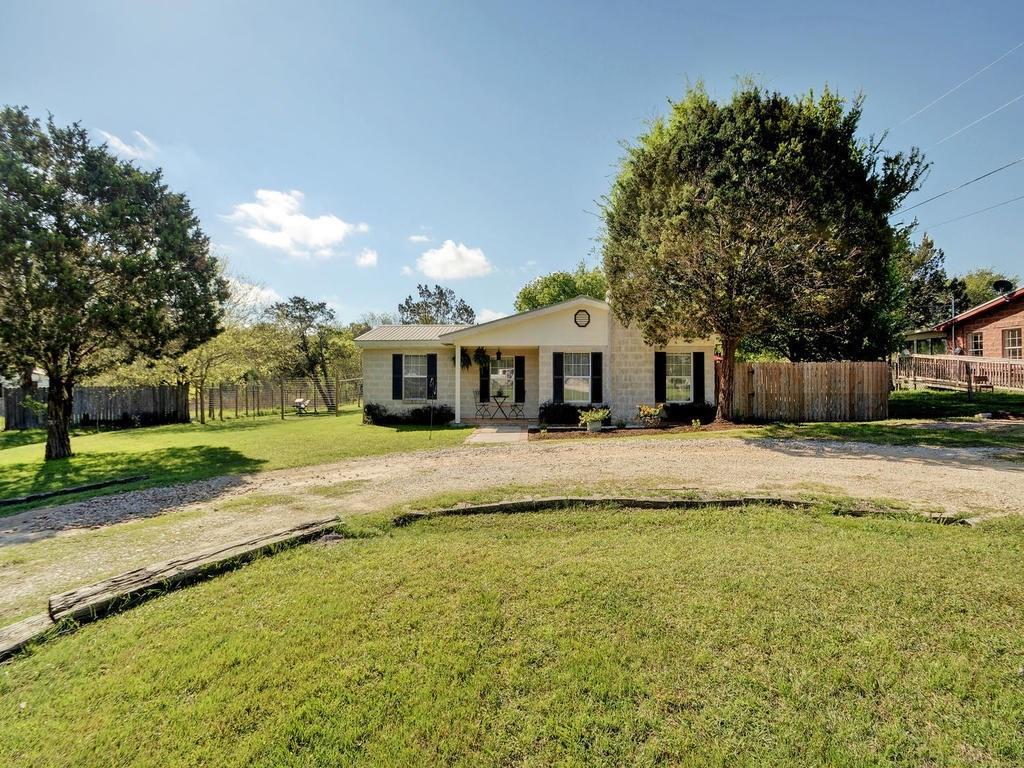 131 Barton Meadow Dr, Dripping Springs, TX 78620