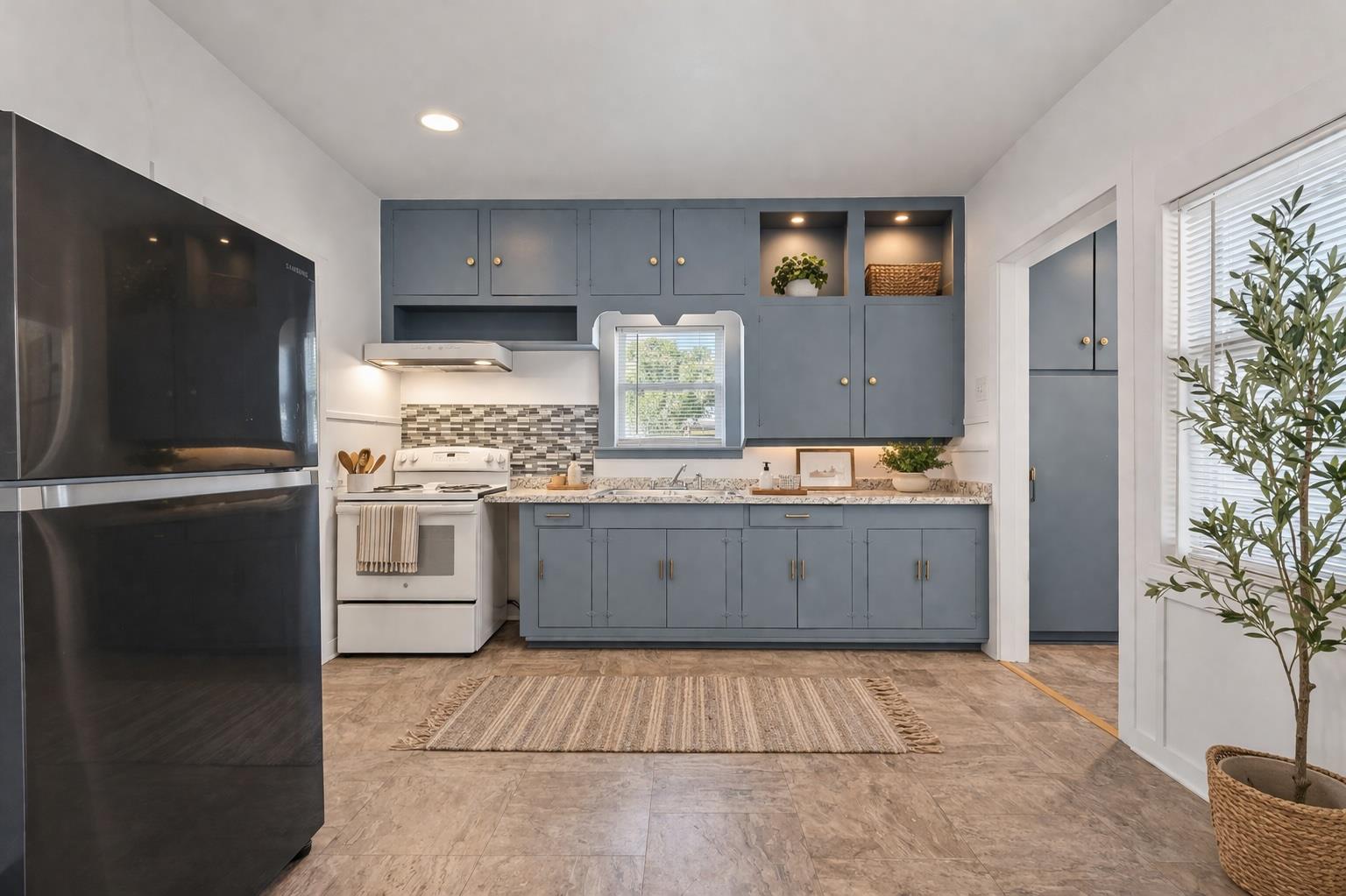 513 San Marcos Highway, Luling, TX 78648