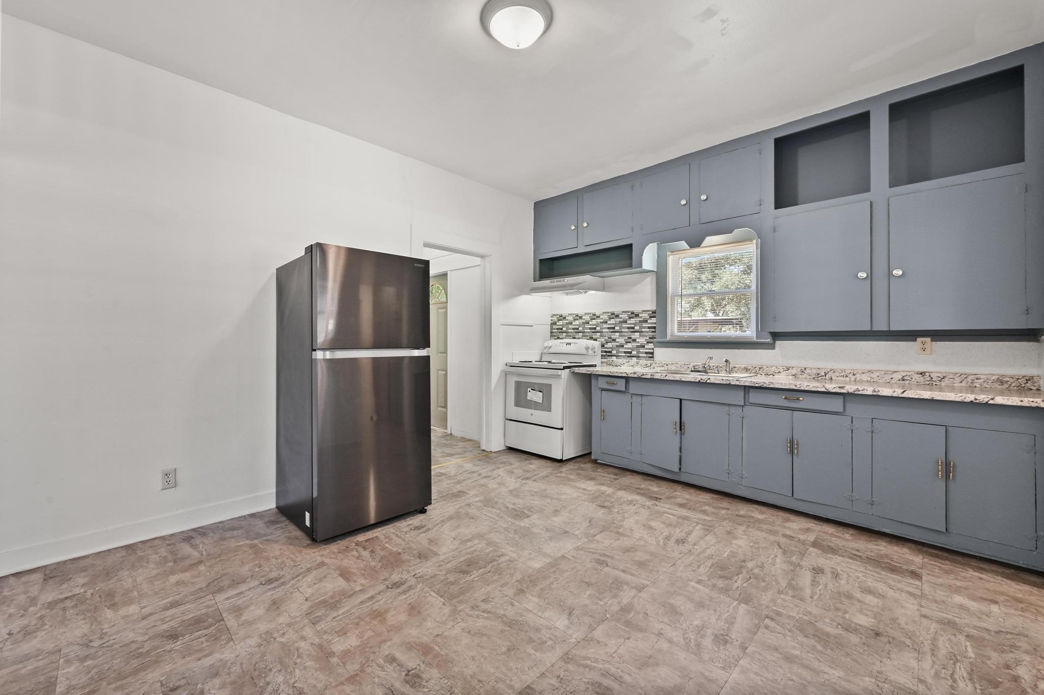 513 San Marcos Highway, Luling, TX 78648