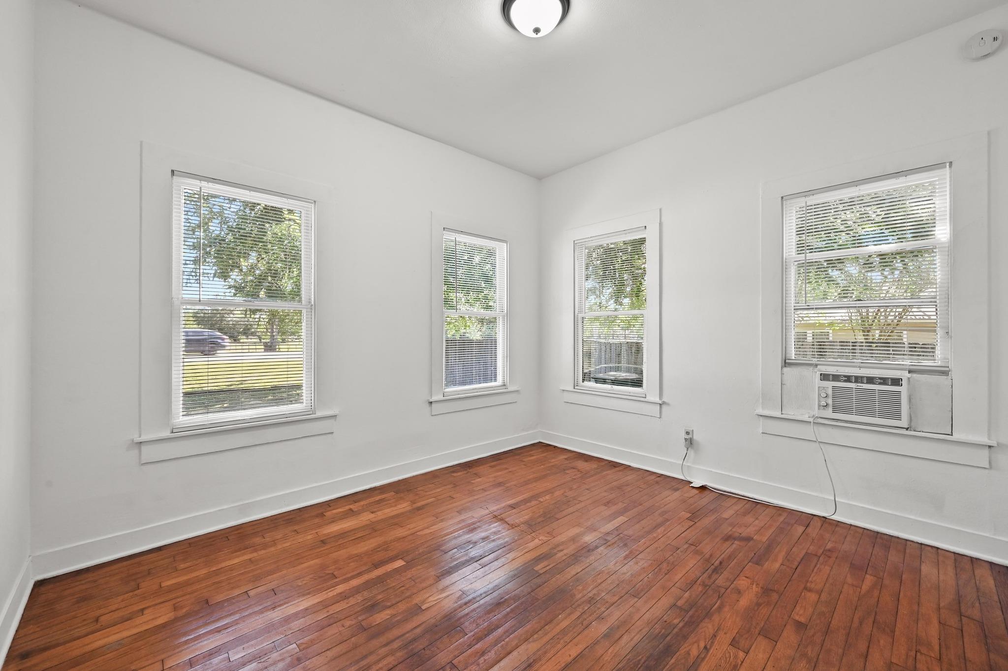 513 San Marcos Highway, Luling, TX 78648