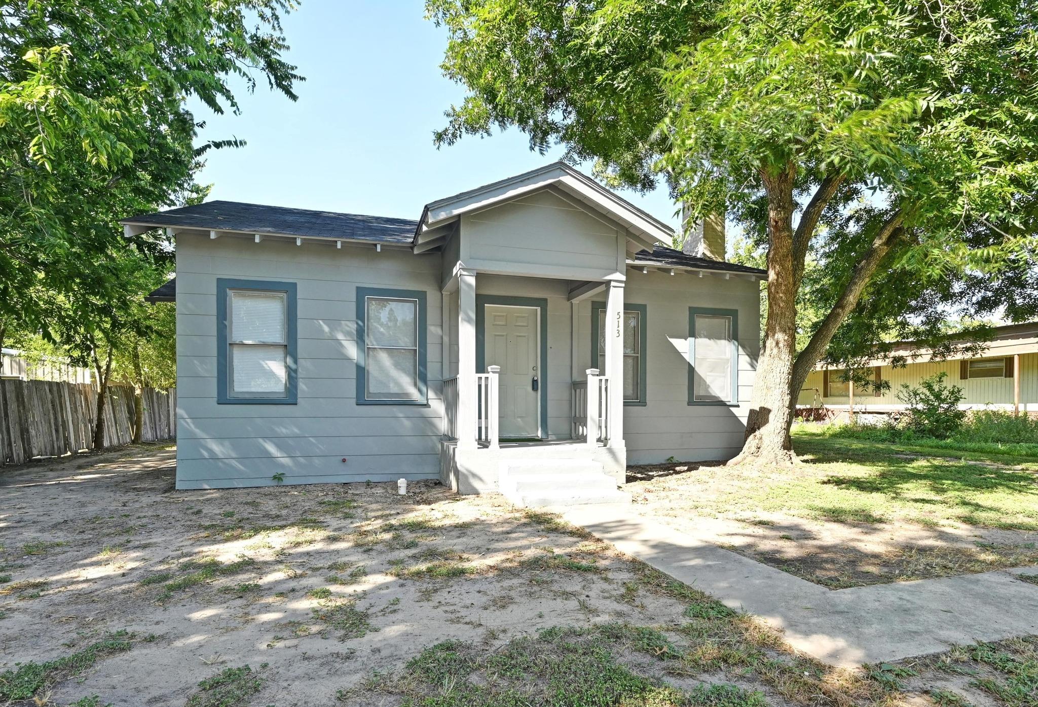 513 San Marcos Highway, Luling, TX 78648