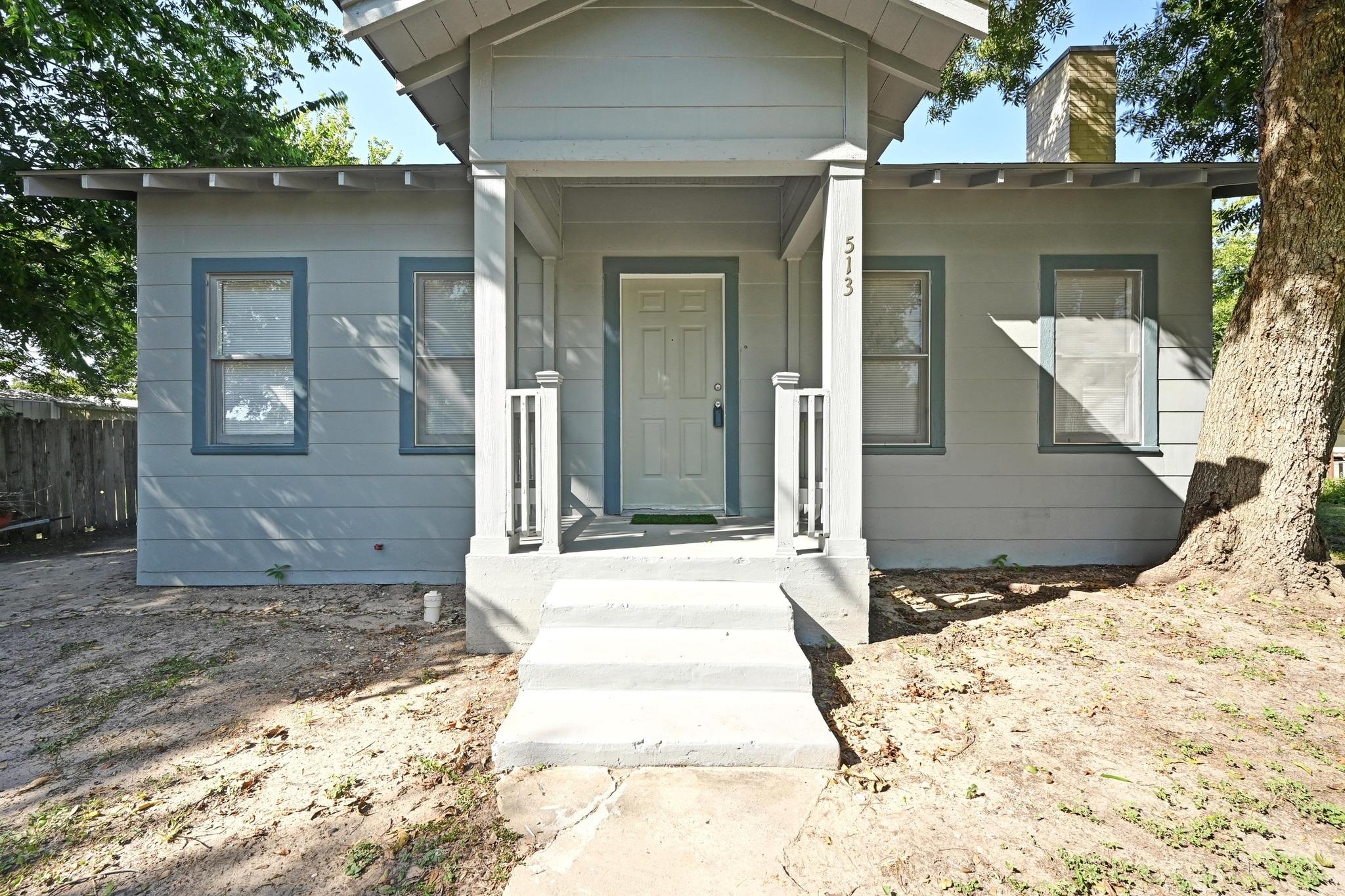 513 San Marcos Highway, Luling, TX 78648