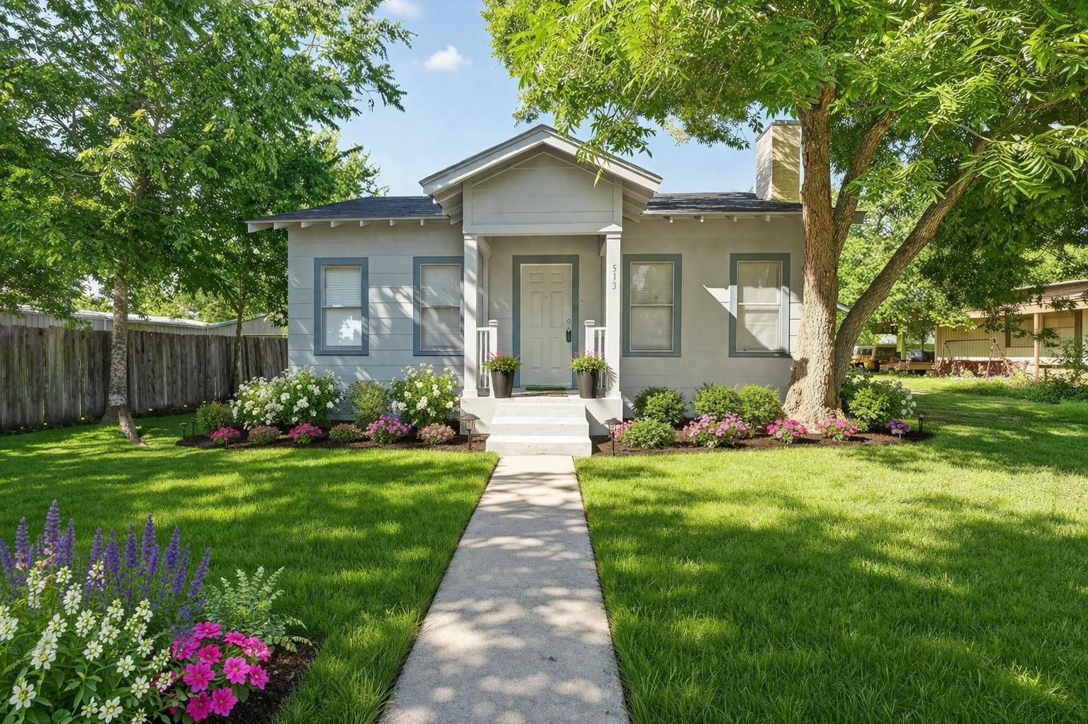 513 San Marcos Highway, Luling, TX 78648