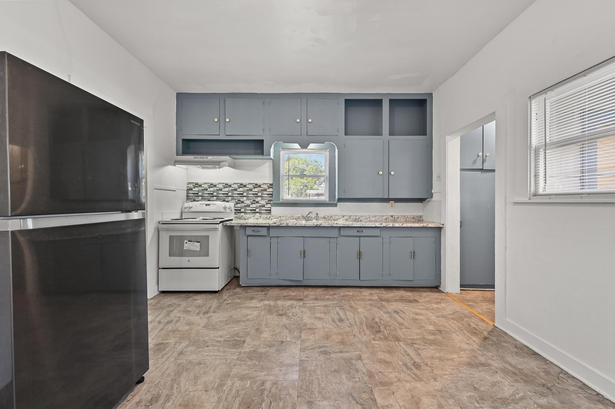 513 San Marcos Highway, Luling, TX 78648