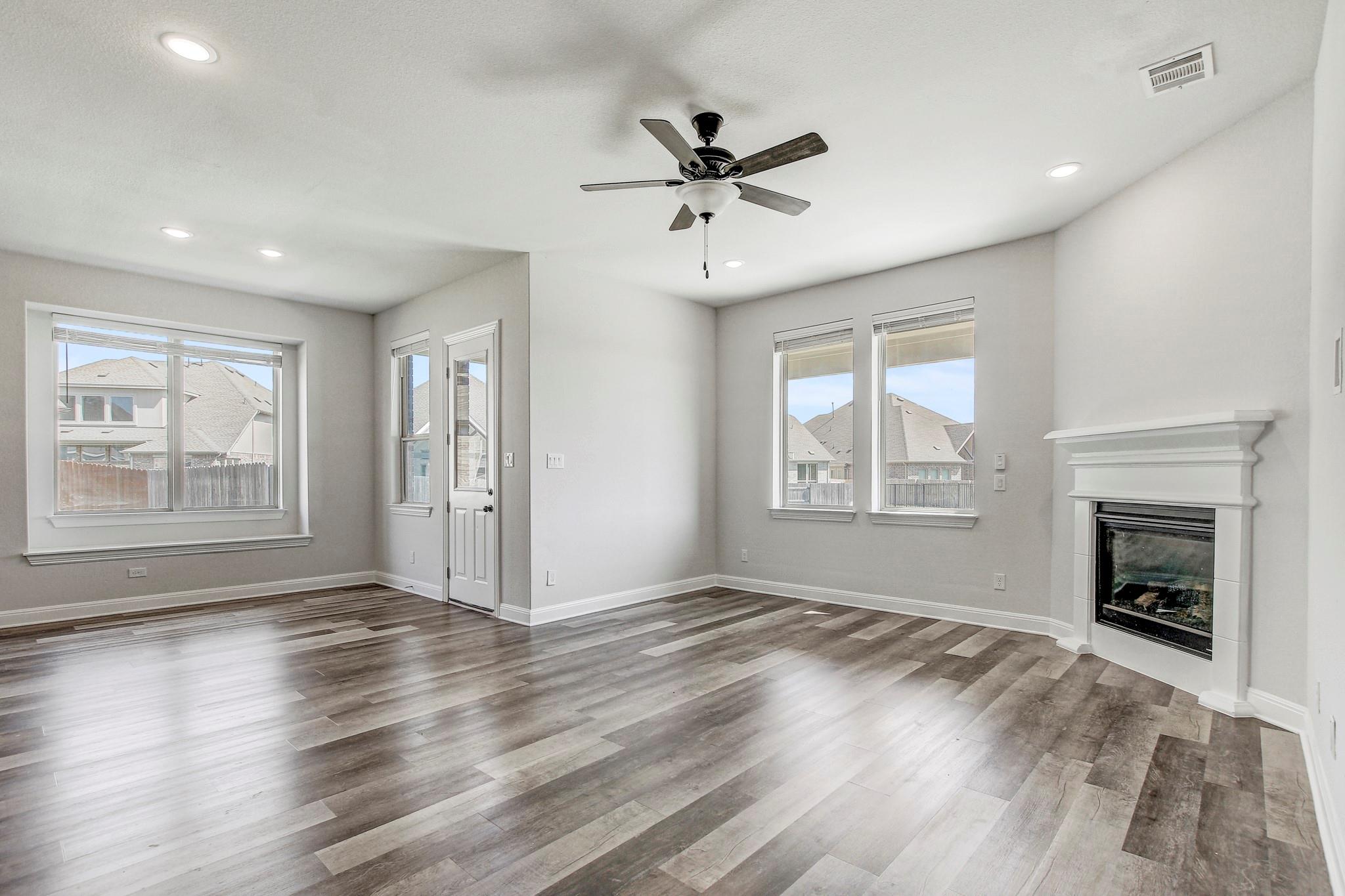 1905 Mariann Dr, Leander, TX 78641